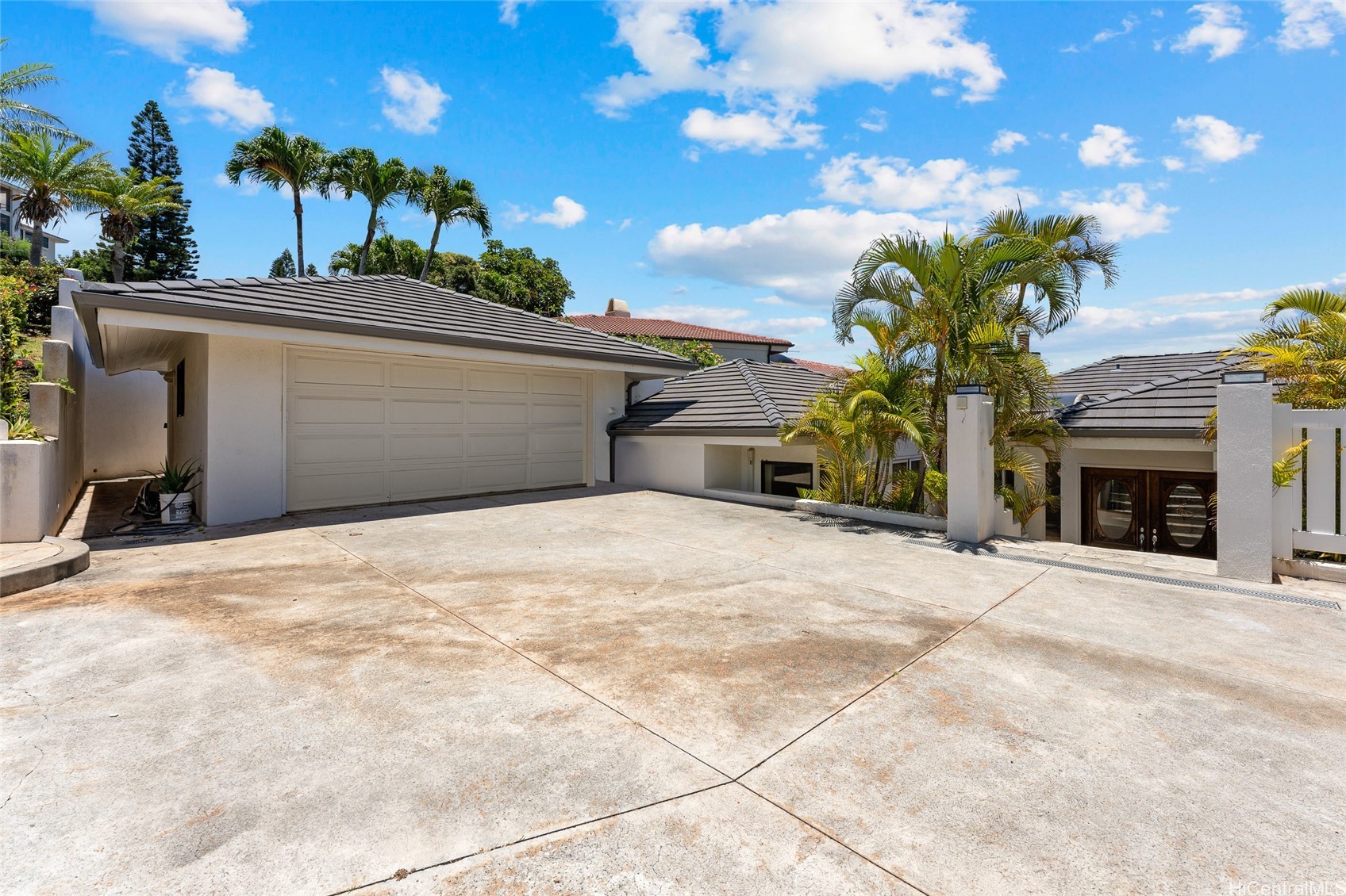771 Kaulana Place Property Photo 2