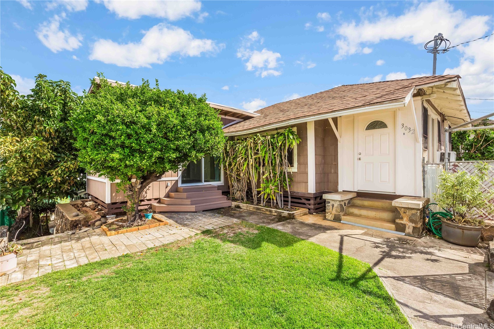 3032 Harding Avenue Property Photo 1