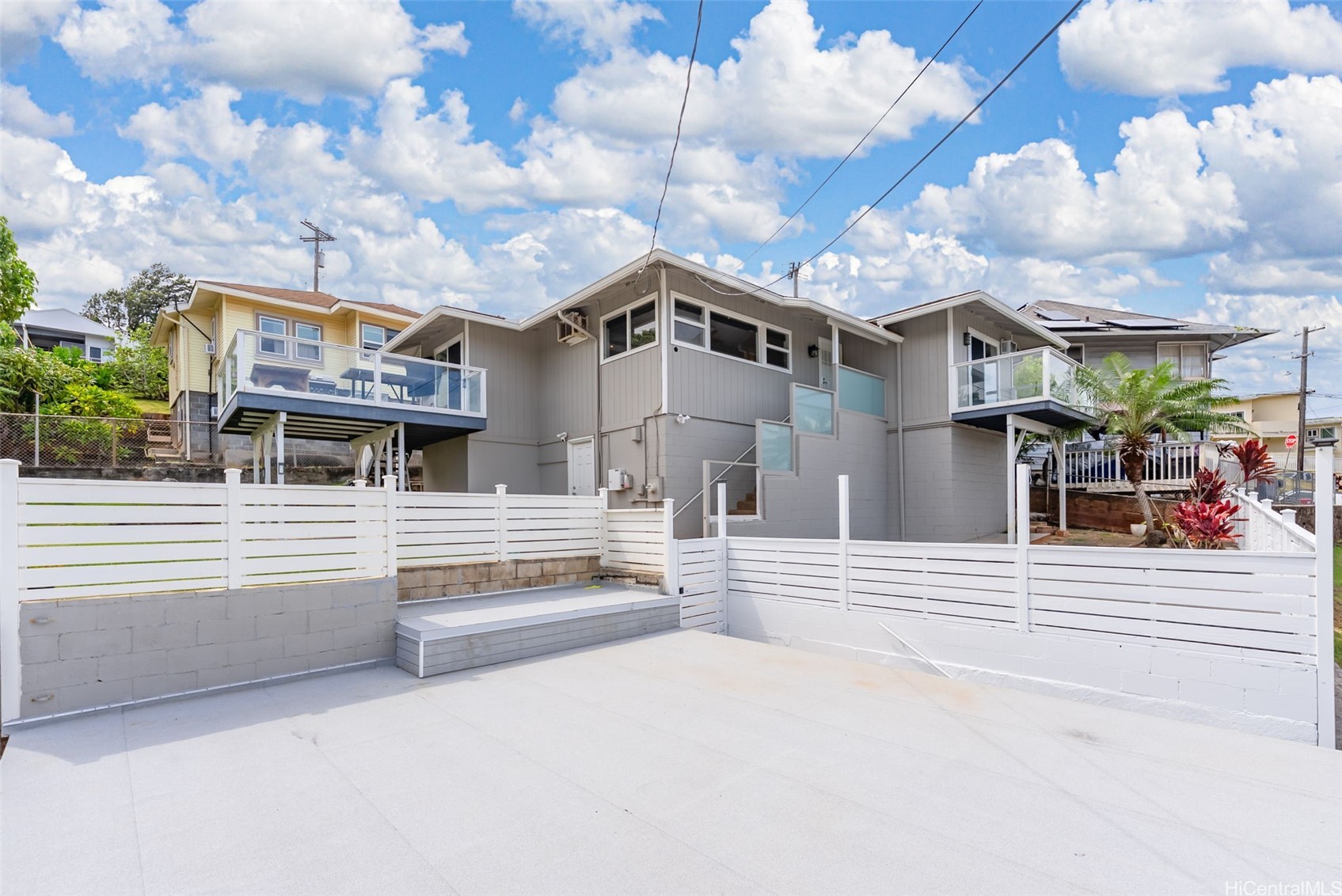 2118 Makanani Drive Property Photo 1
