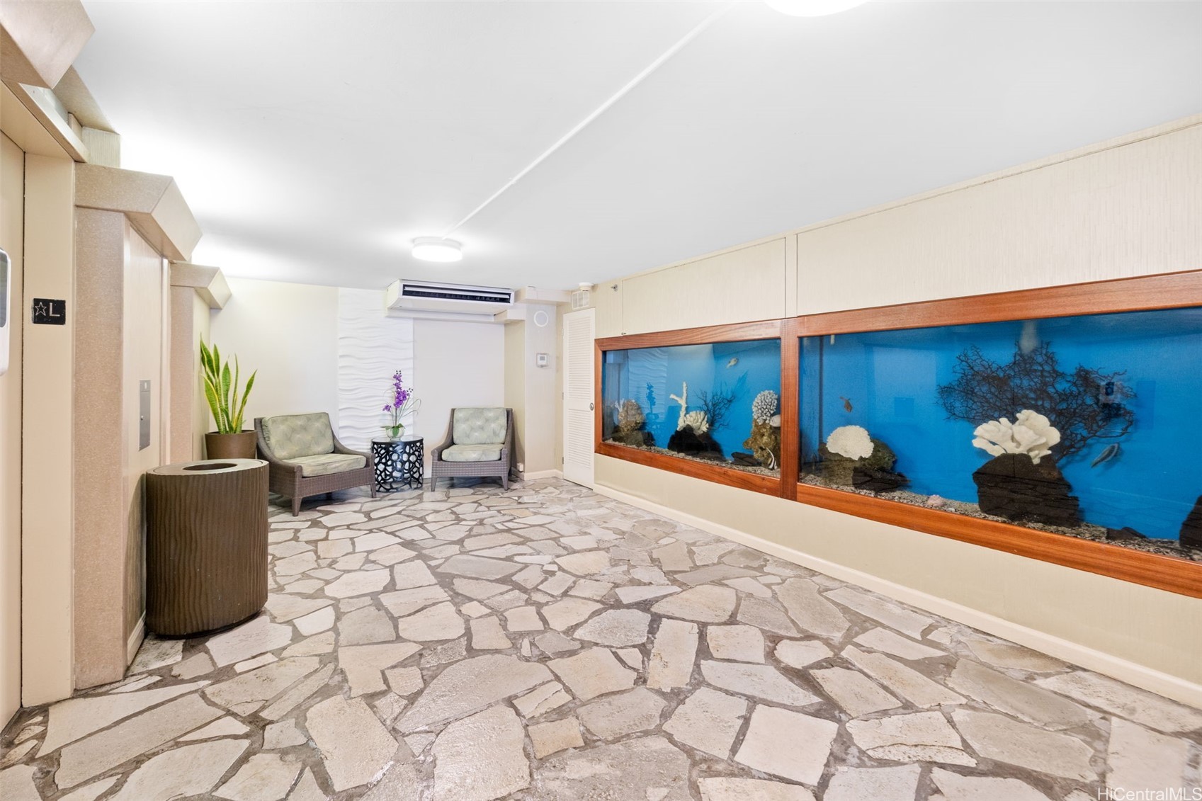 2427 Kuhio Avenue 1108 Property Photo 23