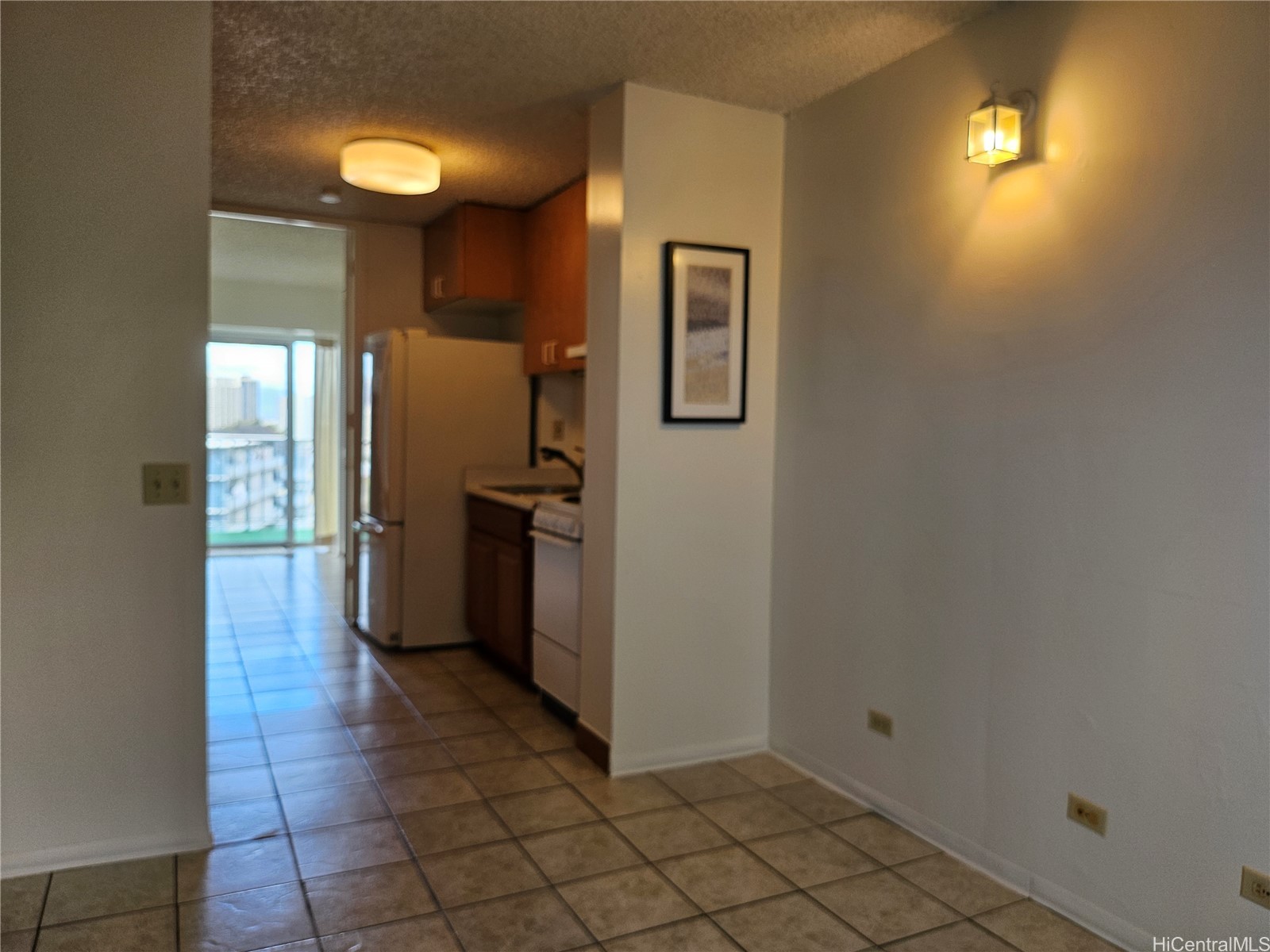1516 Ward Avenue 701 Property Photo 3