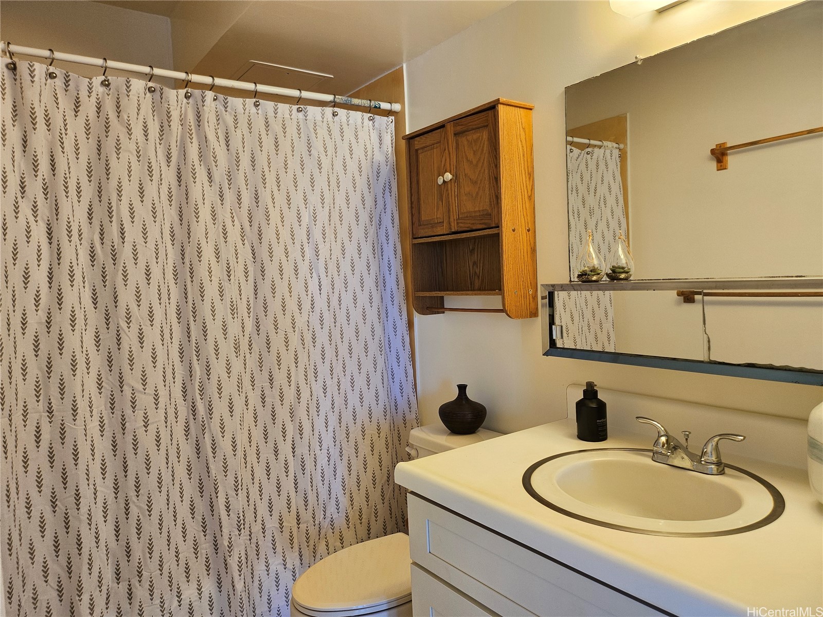 1516 Ward Avenue 701 Property Photo 9