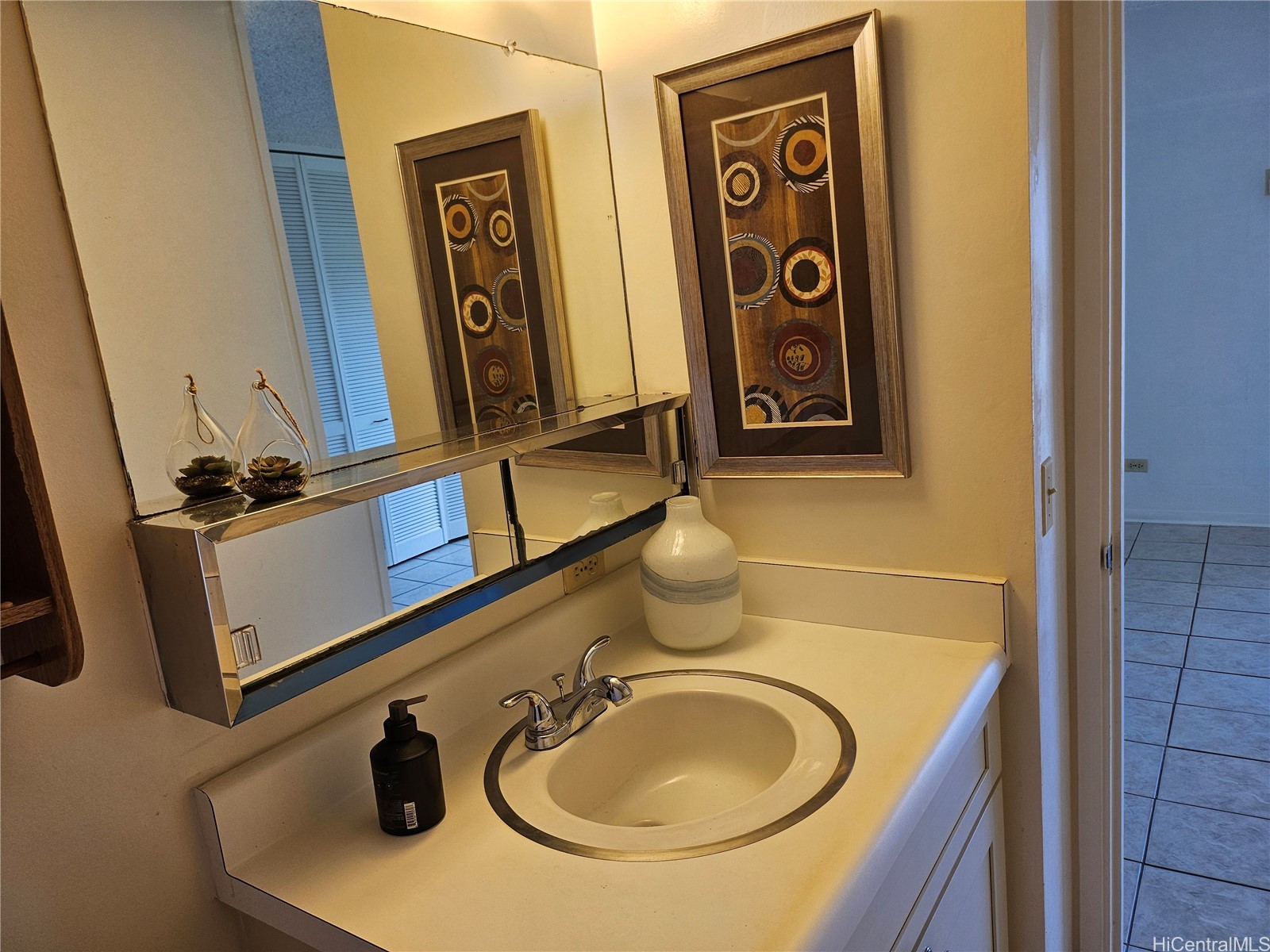 1516 Ward Avenue 701 Property Photo 10