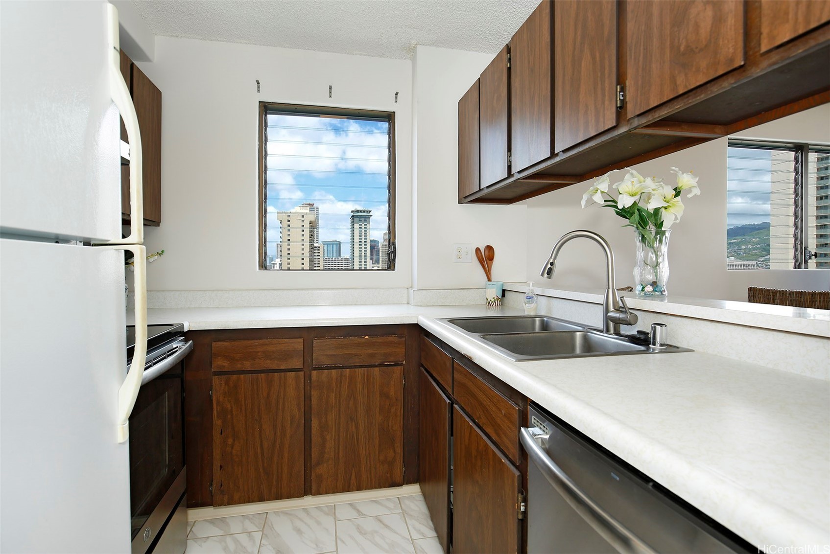 2240 Kuhio Avenue 1501 Property Photo 6