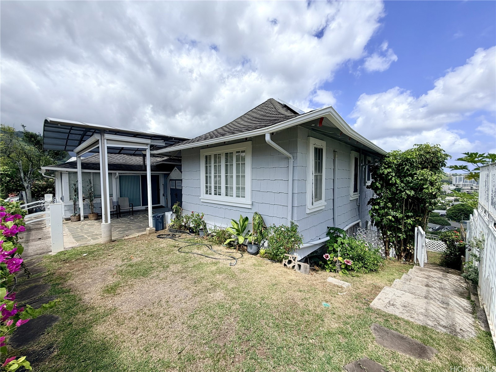 2013 Kakela Drive Back Right Property Photo 2
