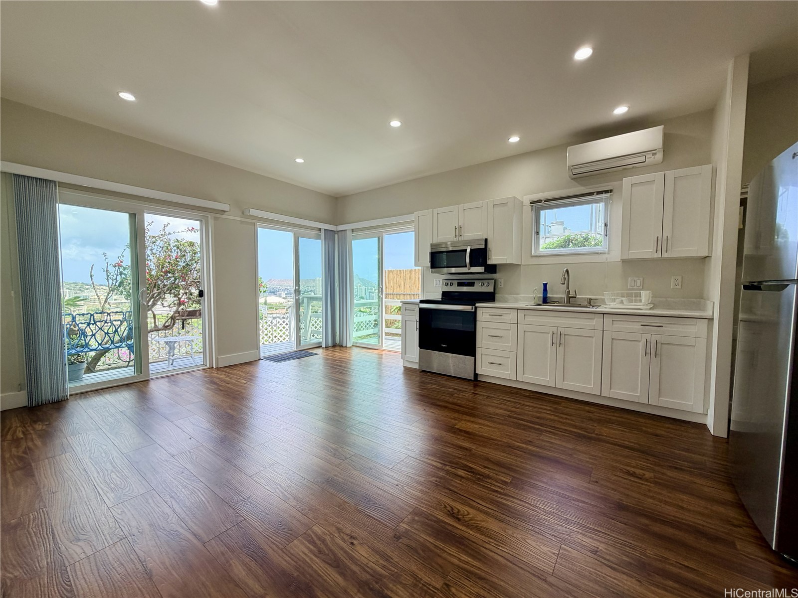 2013 Kakela Drive Back Right Property Photo 12