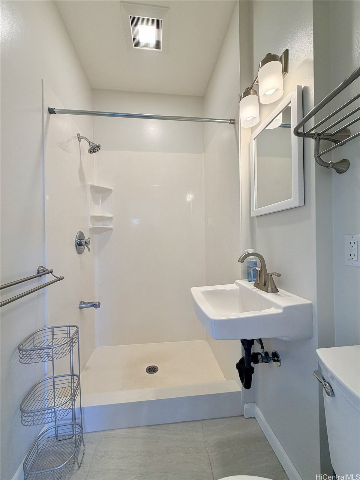 2013 Kakela Drive Back Right Property Photo 13