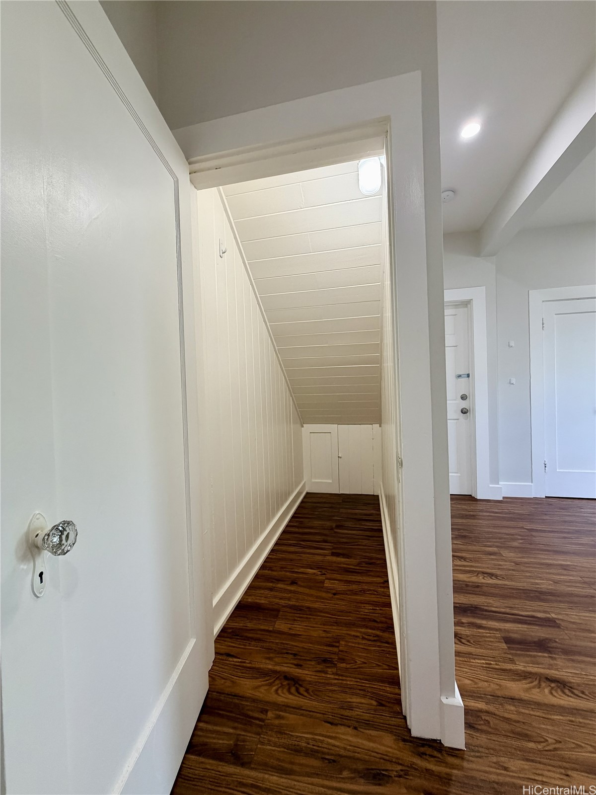 2013 Kakela Drive Back Right Property Photo 15