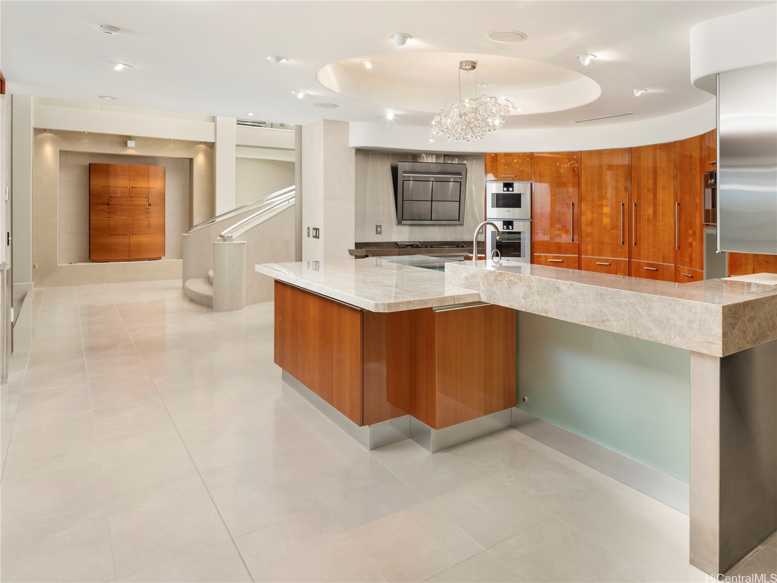 360 Puuikena Drive Property Photo 3