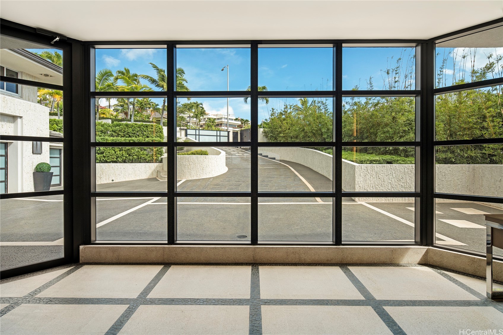 360 Puuikena Drive Property Photo 16