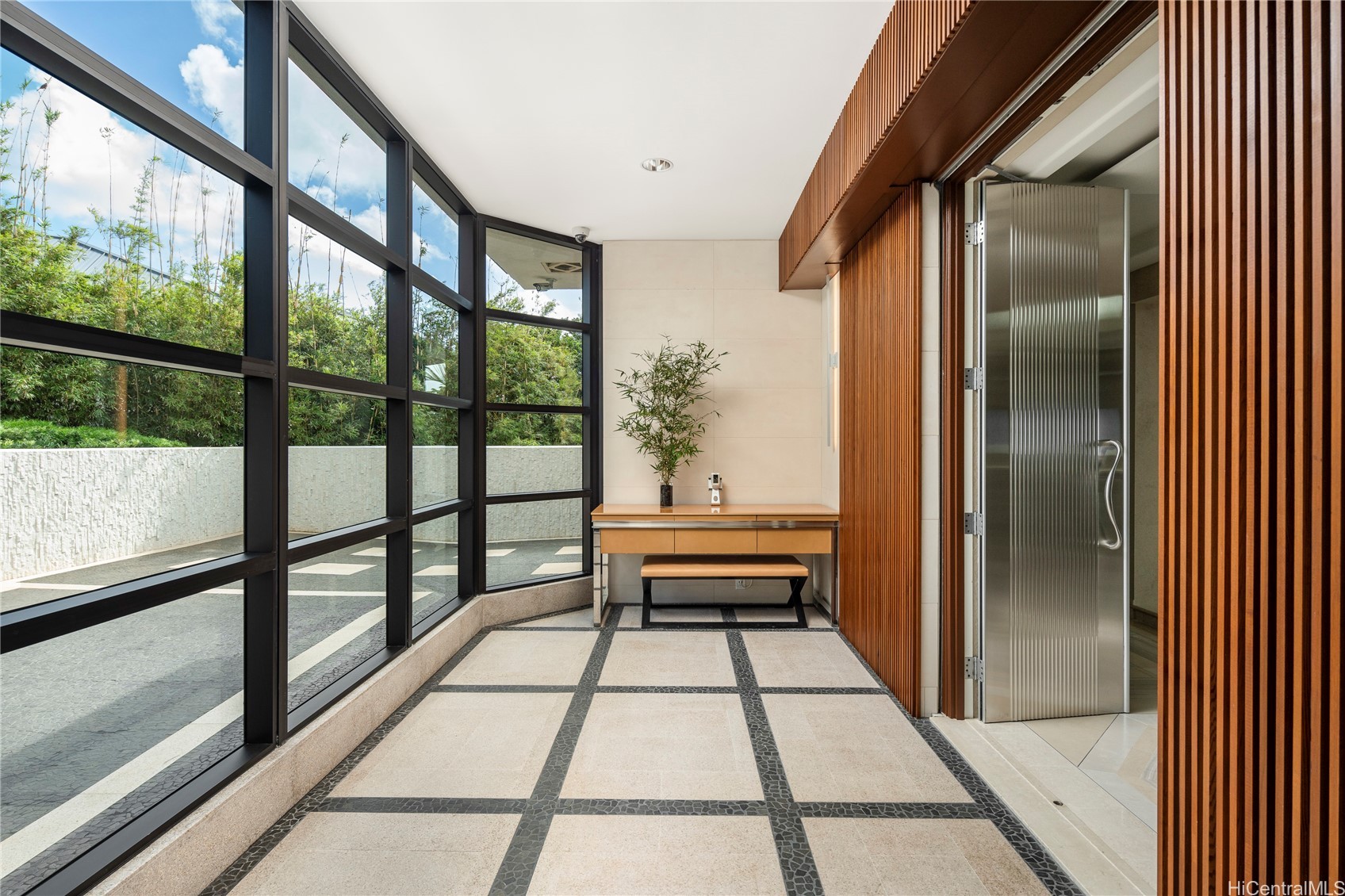 360 Puuikena Drive Property Photo 17