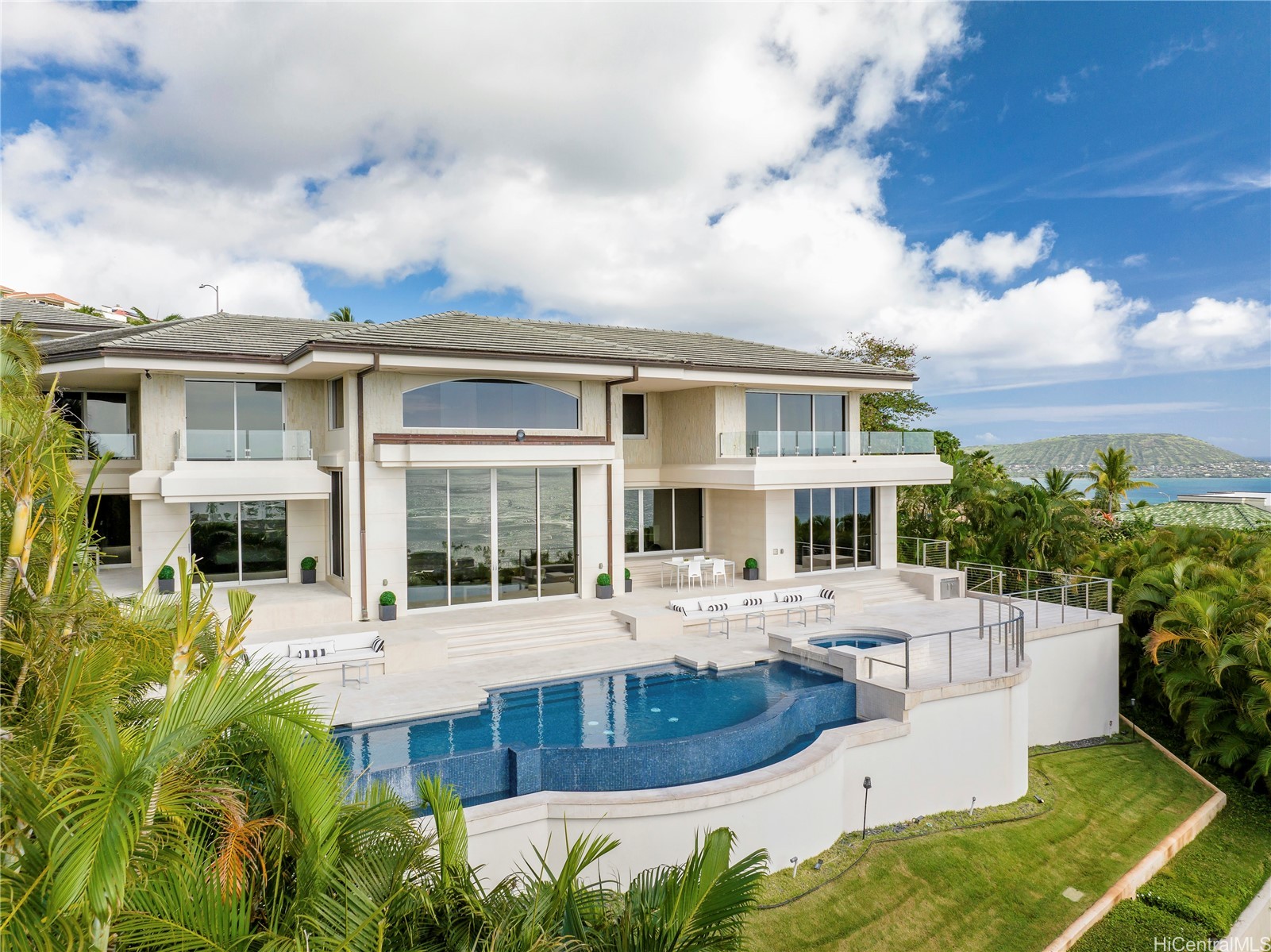360 Puuikena Drive Property Photo 24