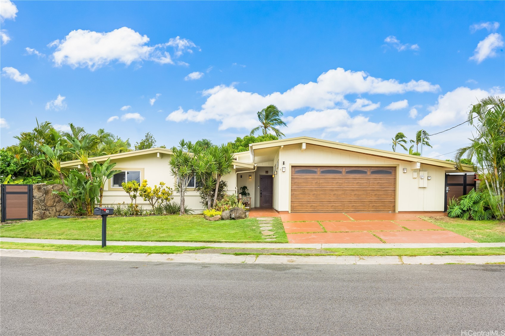 823 Halula Place Property Photo 1