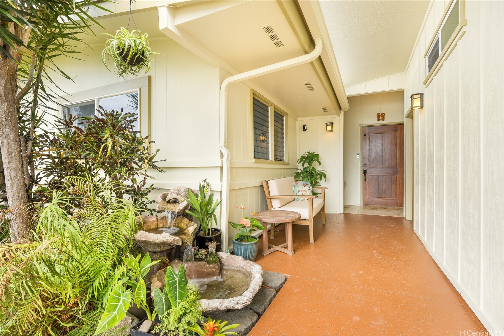 823 Halula Place Property Photo 2