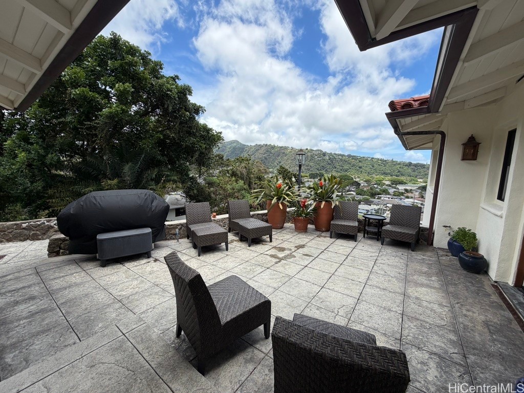 834 Alewa Drive Property Photo 12