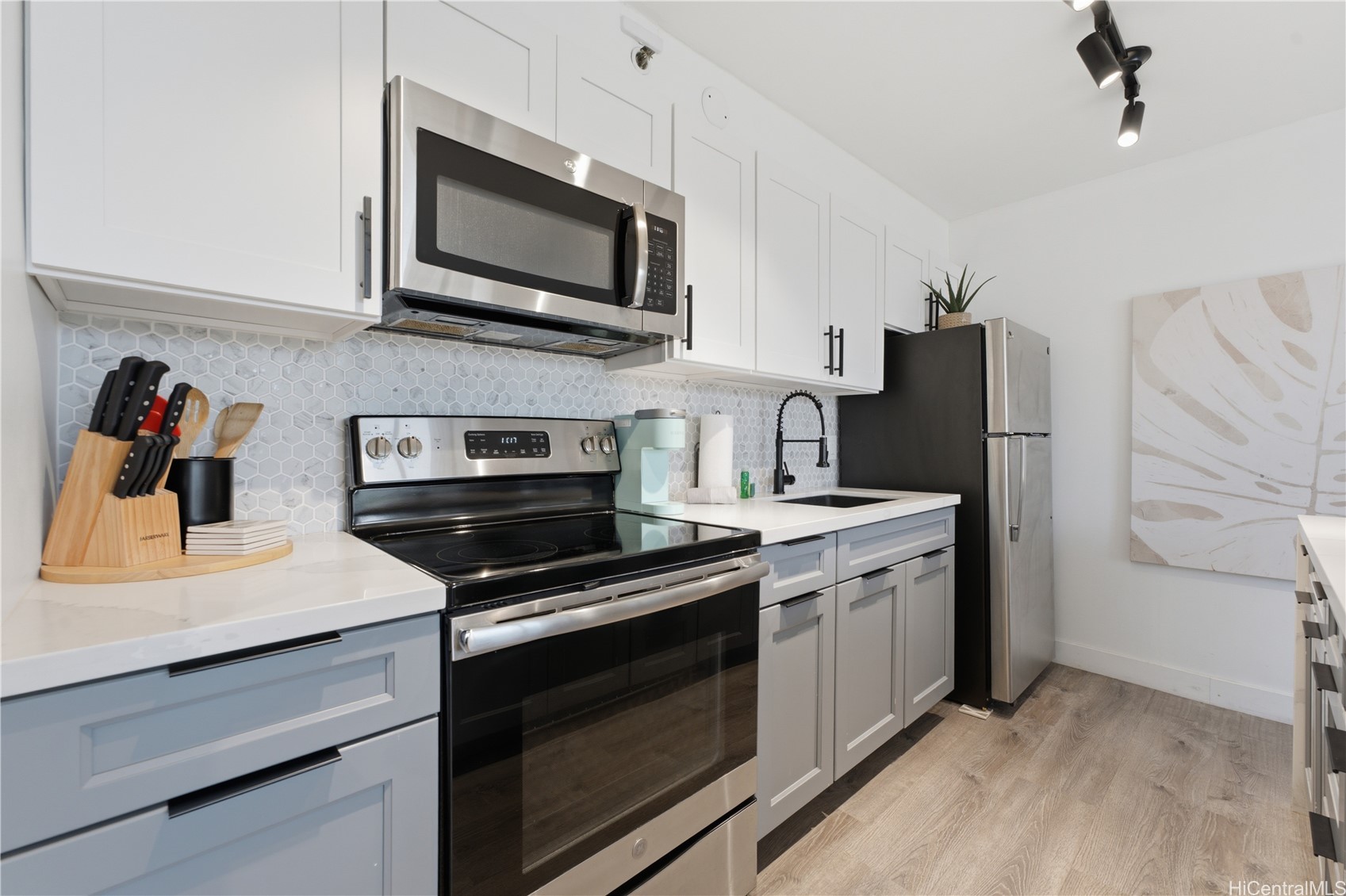 201 Ohua Avenue 911 Property Photo 1