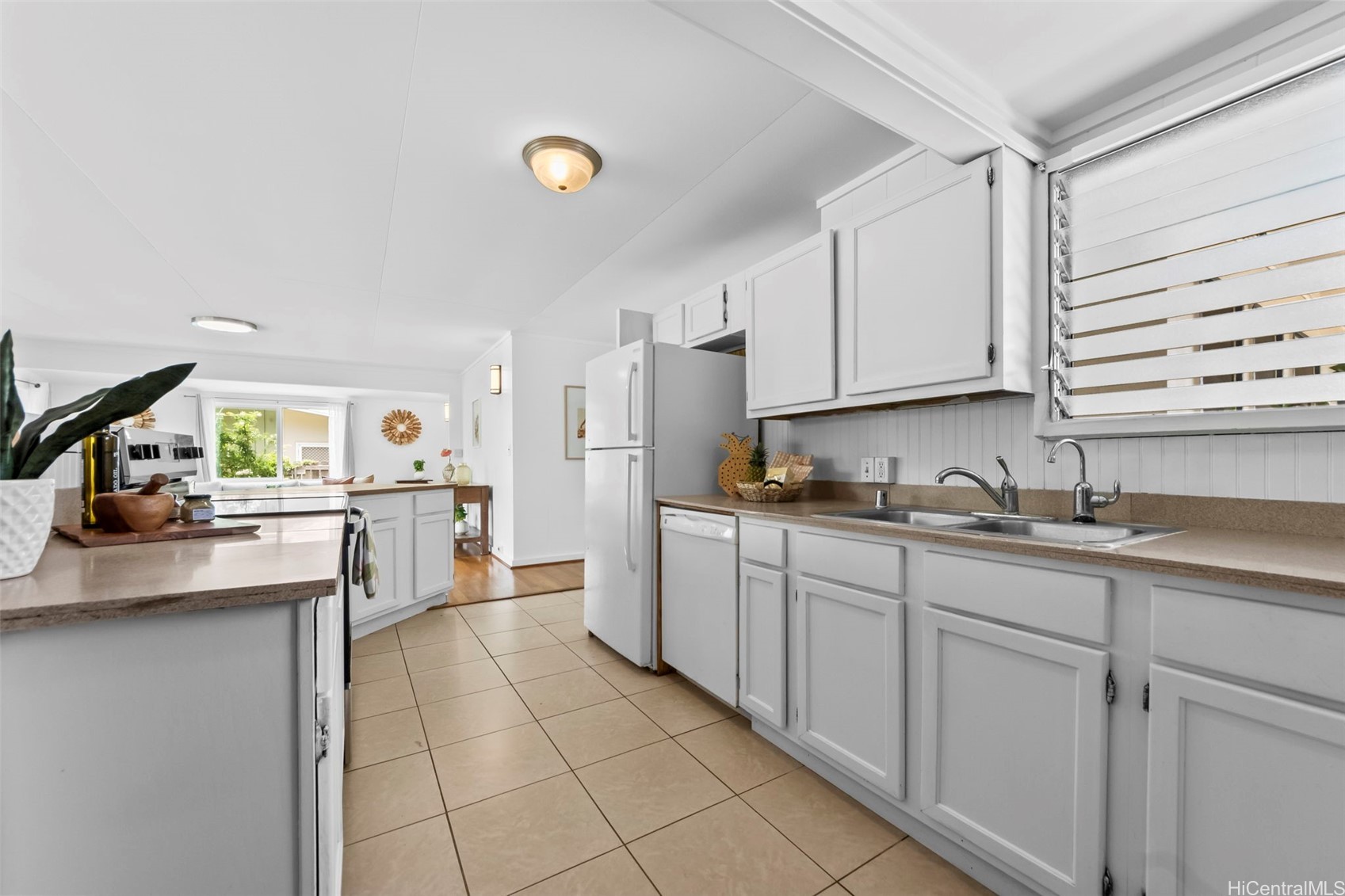 614 Ululani Street Property Photo 4