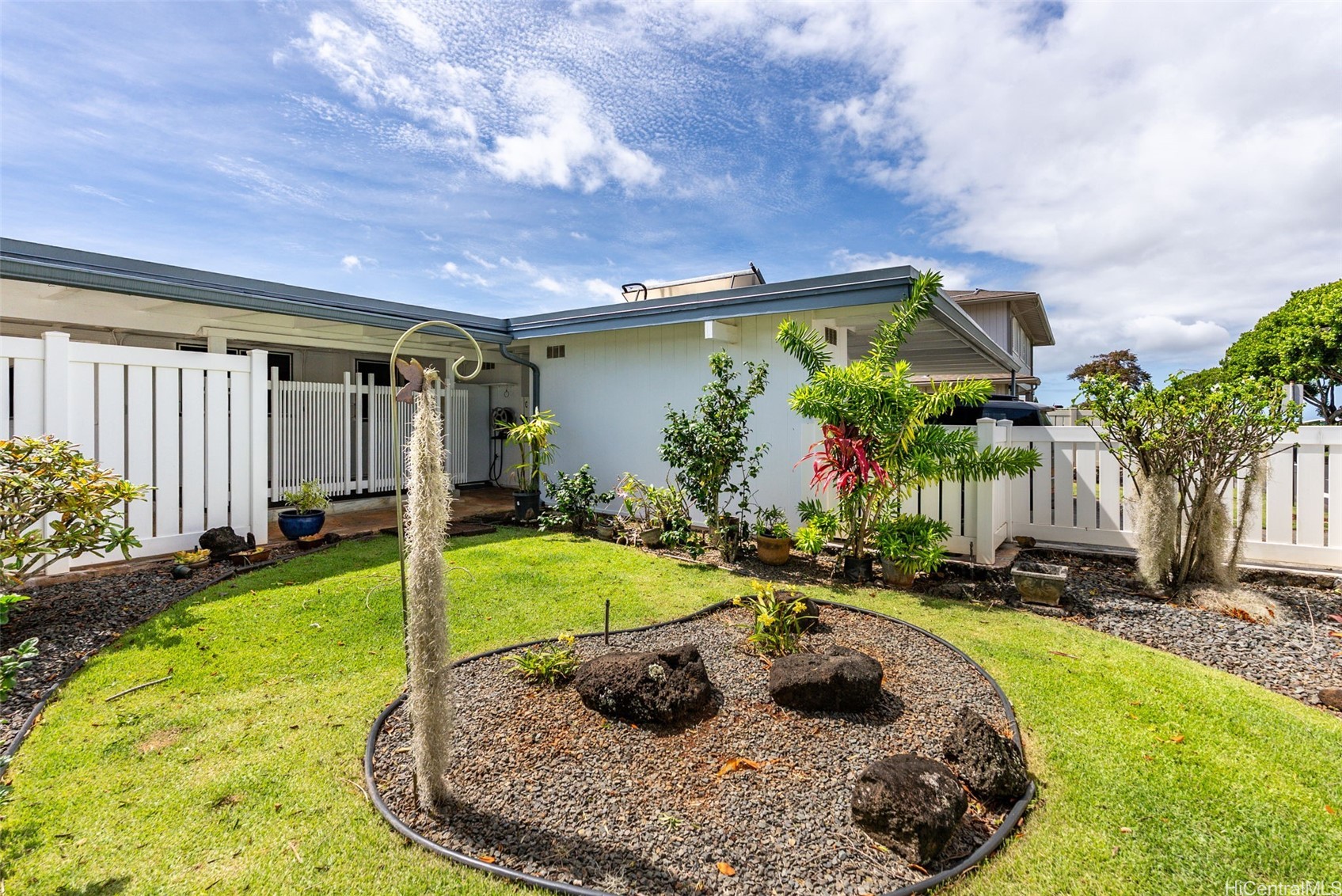 2073 Komo Mai Drive Property Photo 3