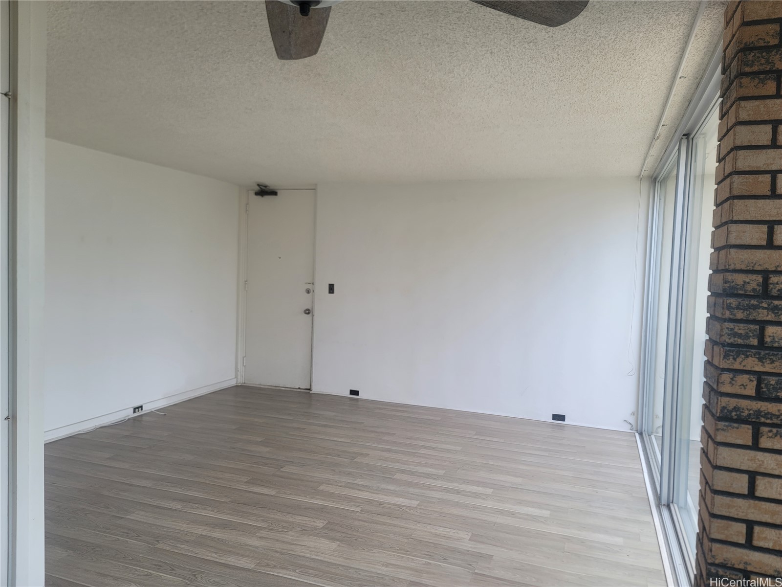 620 Mccully Street 808 Property Photo 2