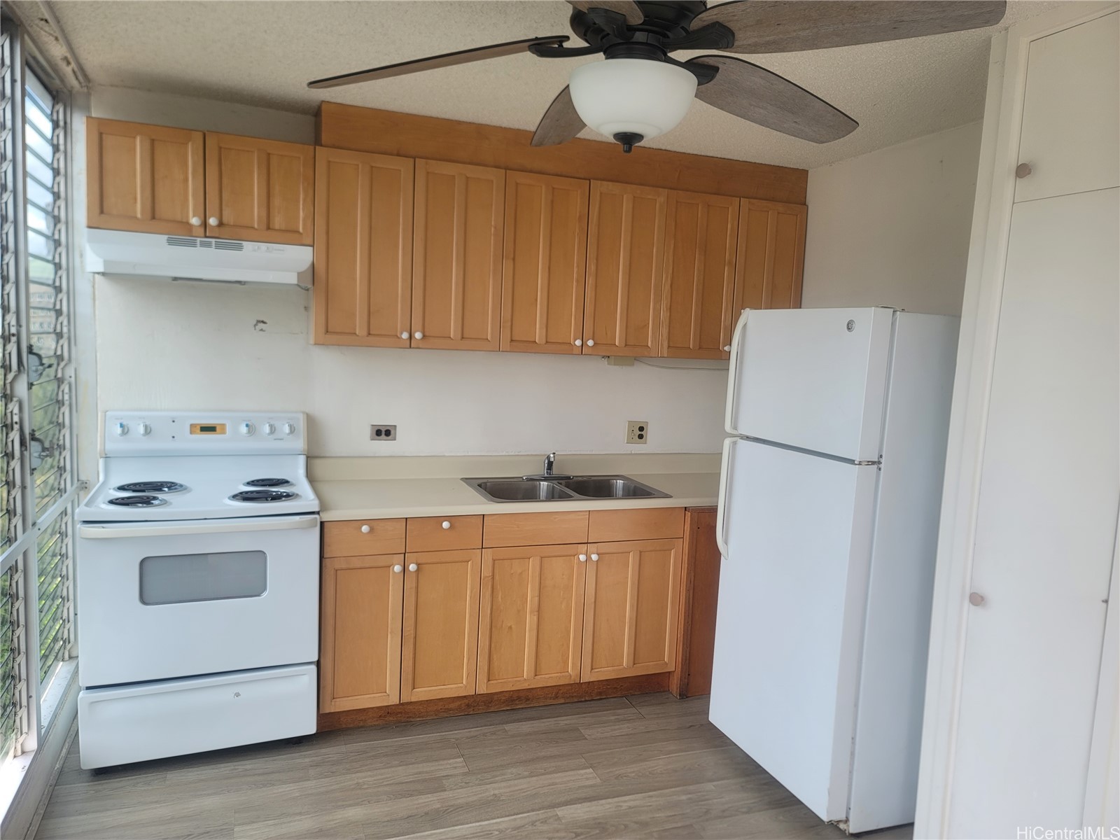 620 Mccully Street 808 Property Photo 4