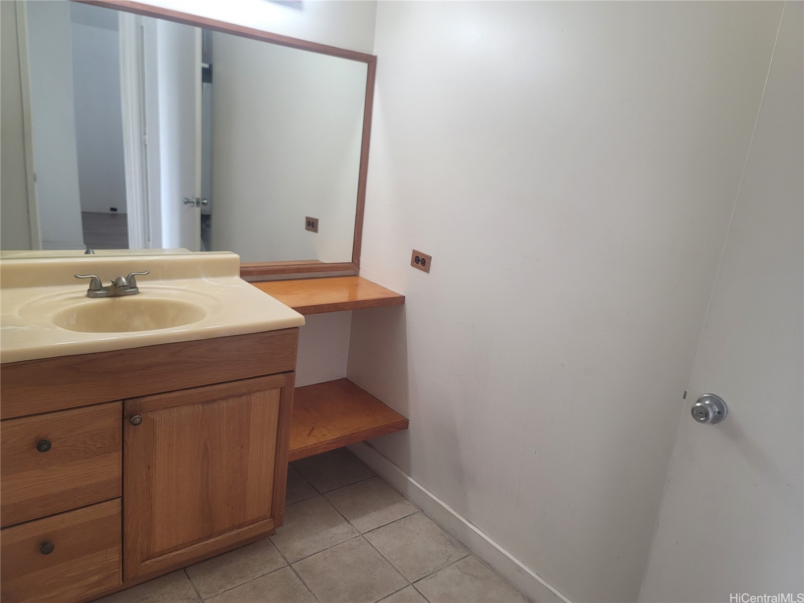 620 Mccully Street 808 Property Photo 11