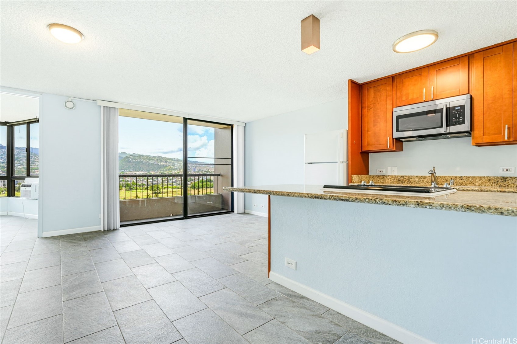 320 Liliuokalani Avenue 1504 Property Photo 1