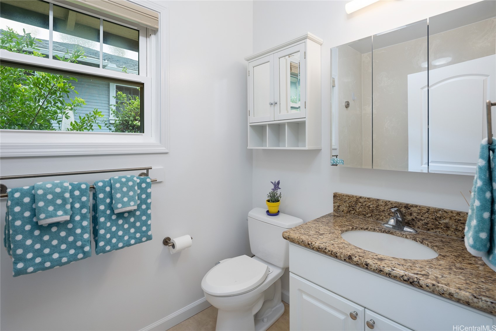 1439 Center Street Property Photo 9