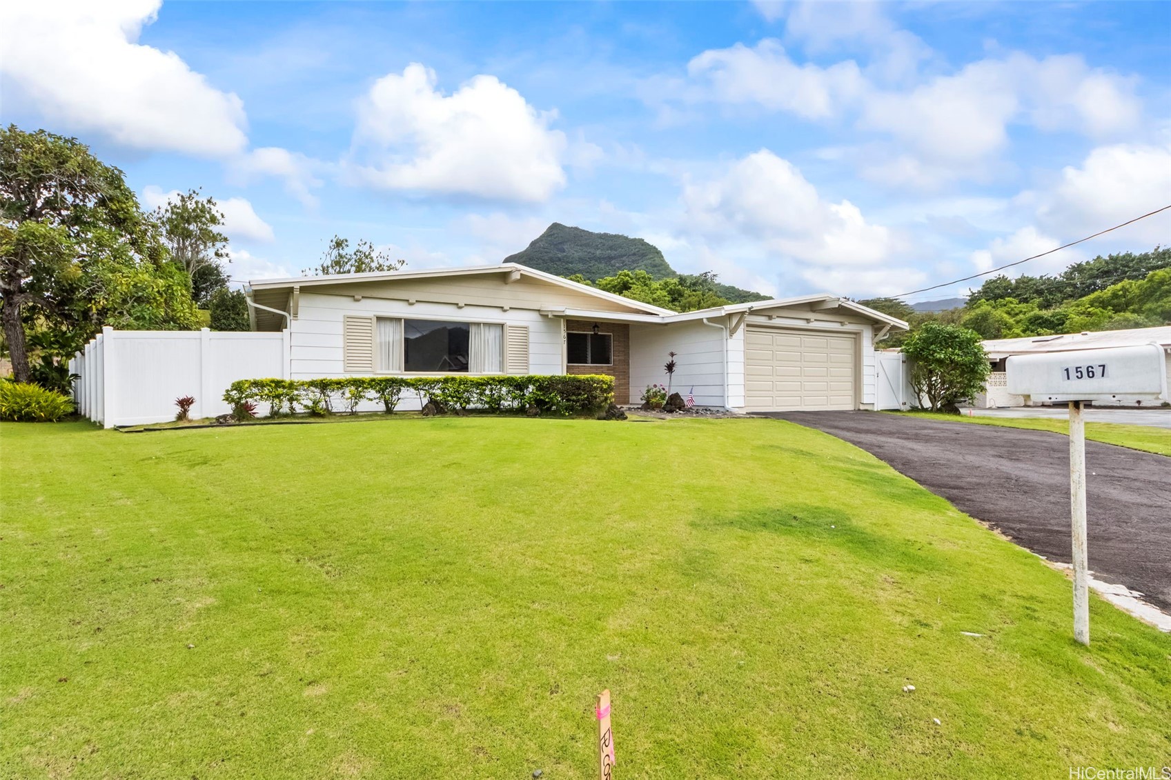 1567 Uluhaku Place Property Photo 1