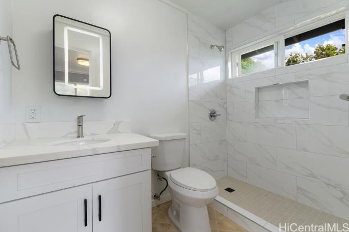 6163 Kawekiu Place Property Photo 14