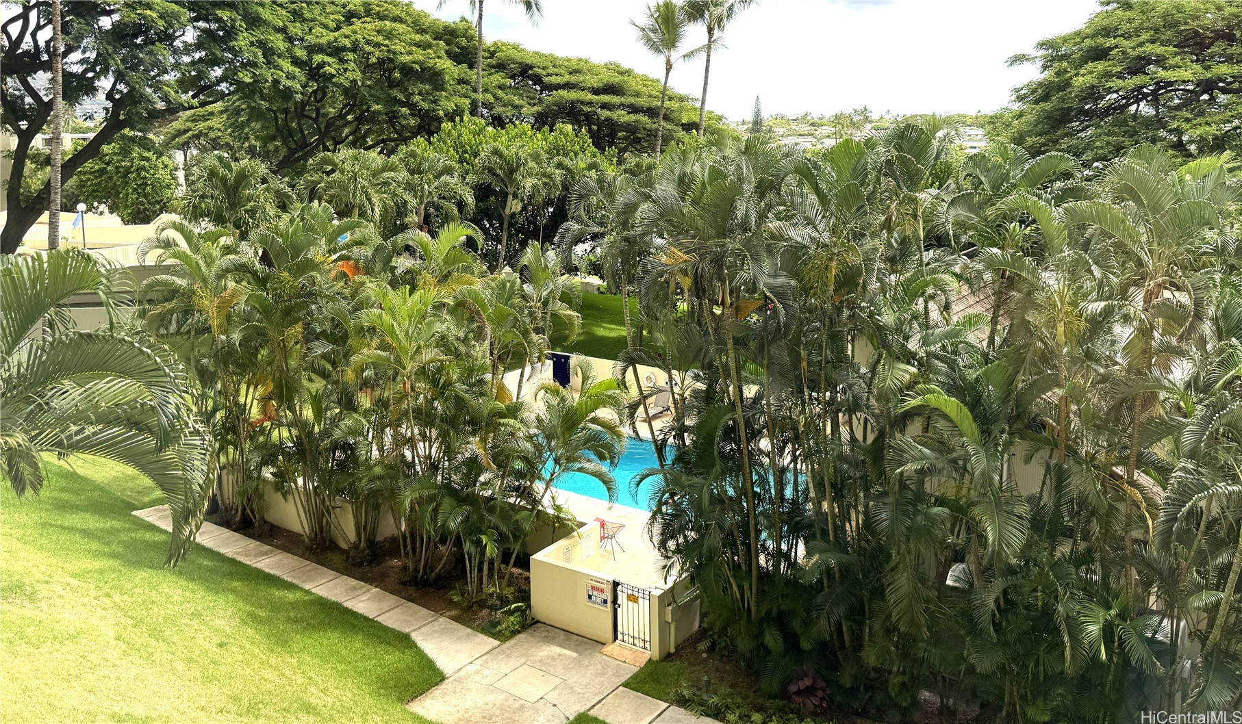 6710 Hawaii Kai Drive 304 Property Photo 4
