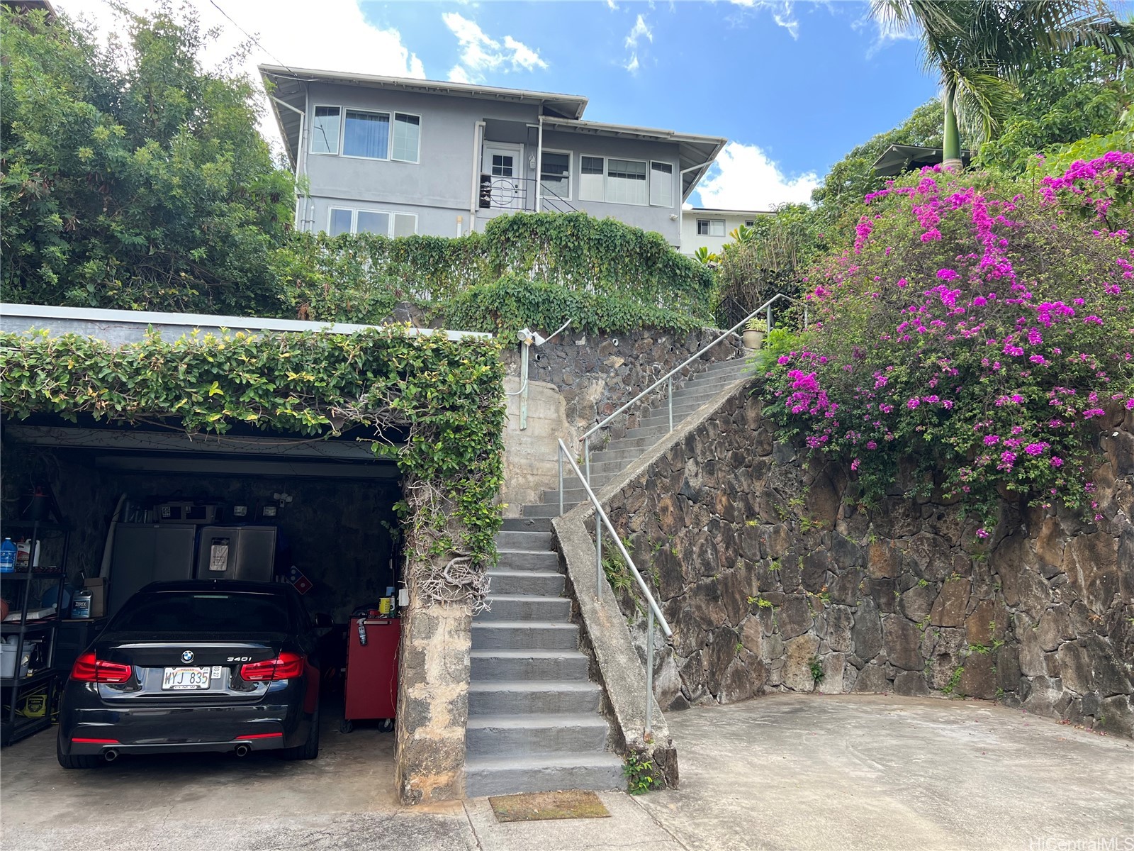 2158 Makanani Drive Property Photo 1