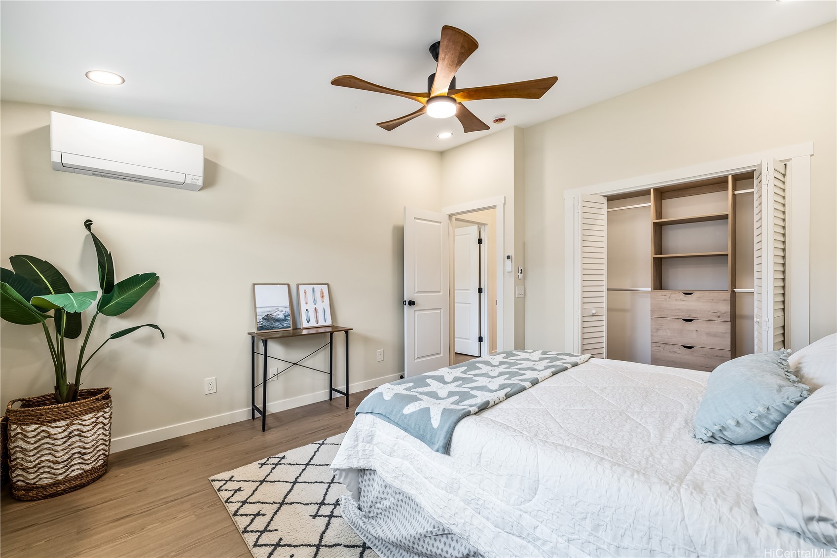 7211 Aipo Place Property Photo 9
