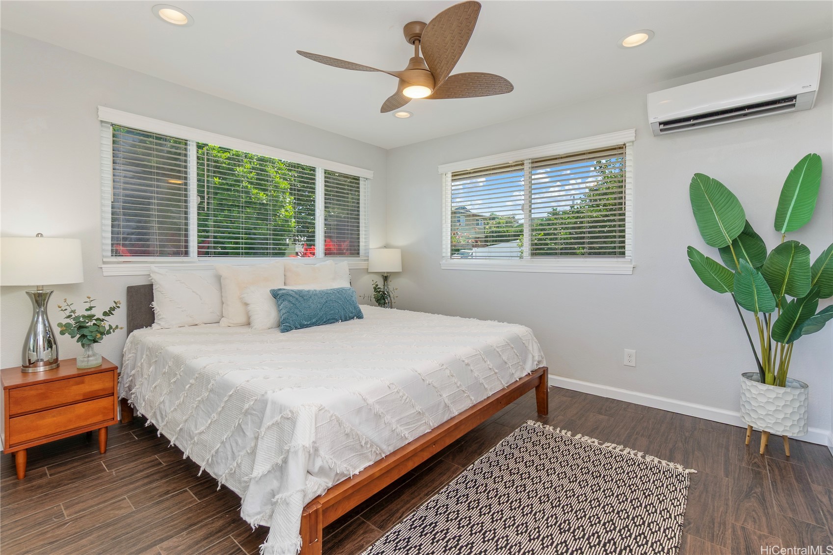 558 Ulumu Street Property Photo 9