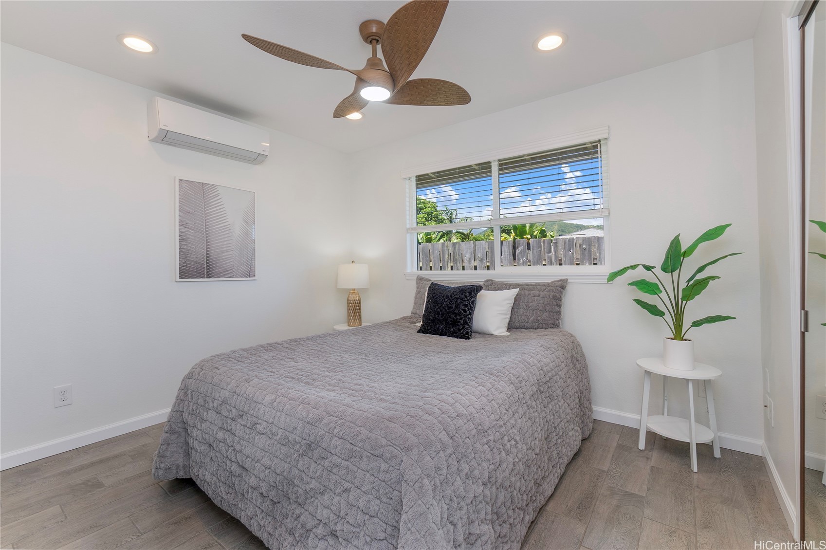 558 Ulumu Street Property Photo 15