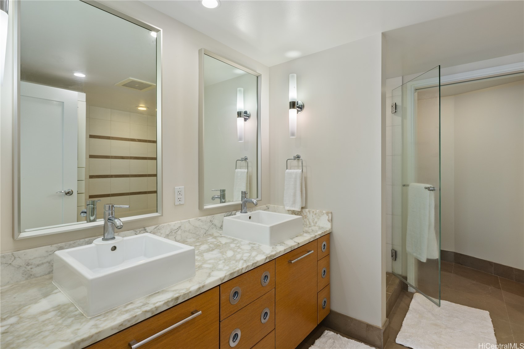 1177 Queen Street 3205 Property Photo 9