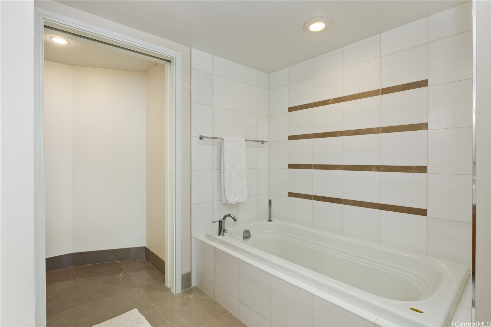 1177 Queen Street 3205 Property Photo 10