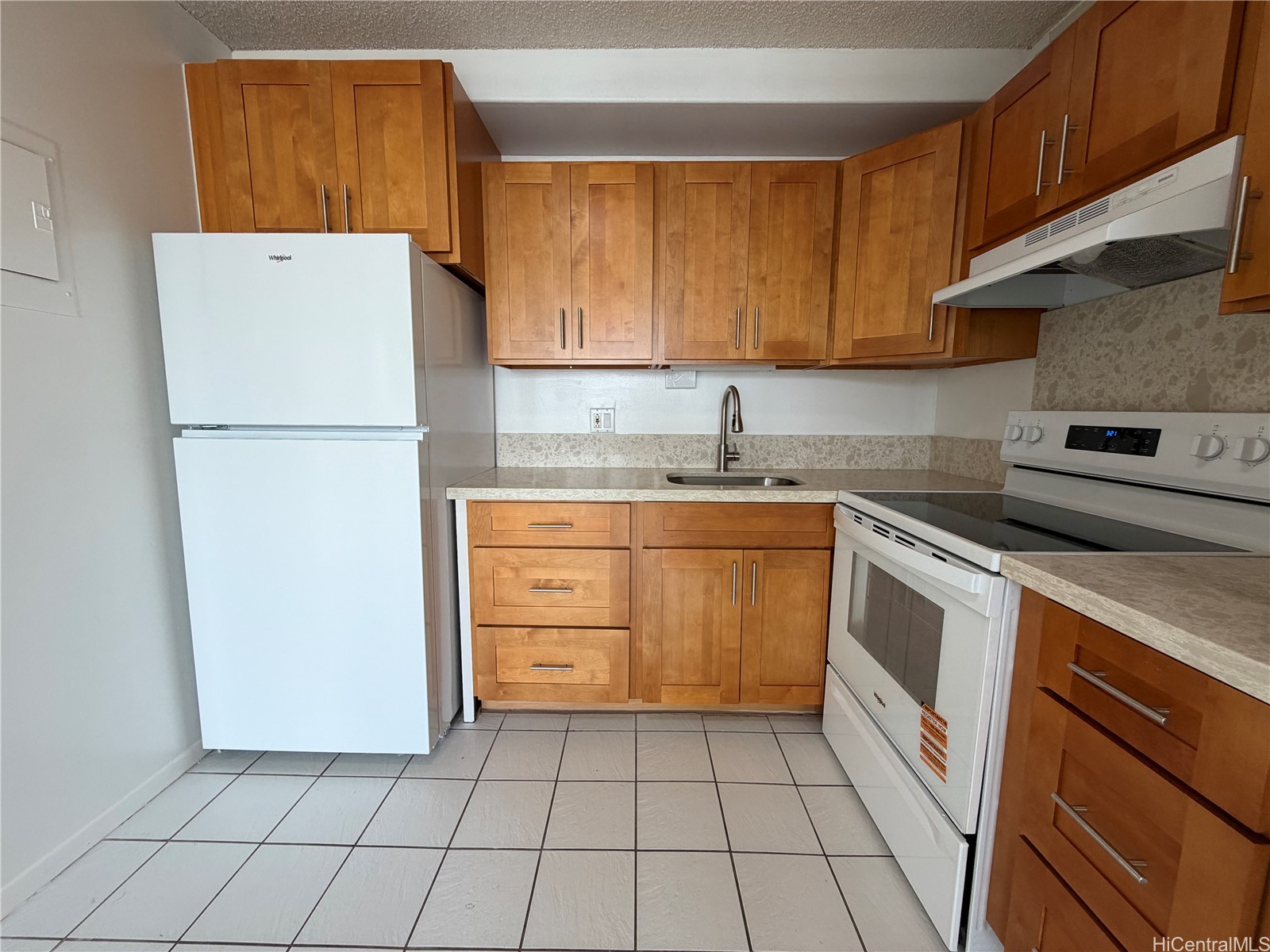 2240 Kuhio Avenue 1002 Property Photo 1