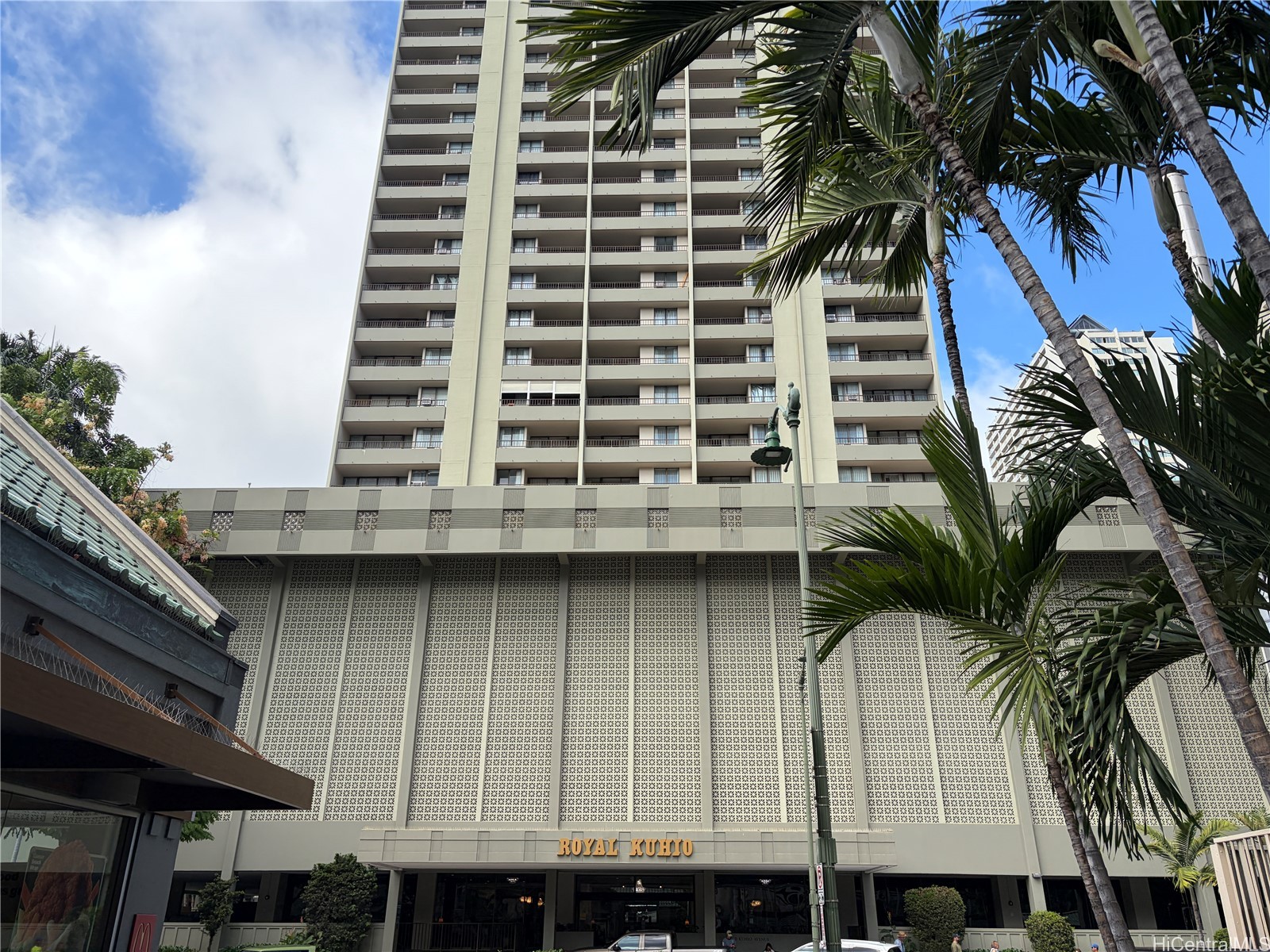 2240 Kuhio Avenue 1002 Property Photo 2