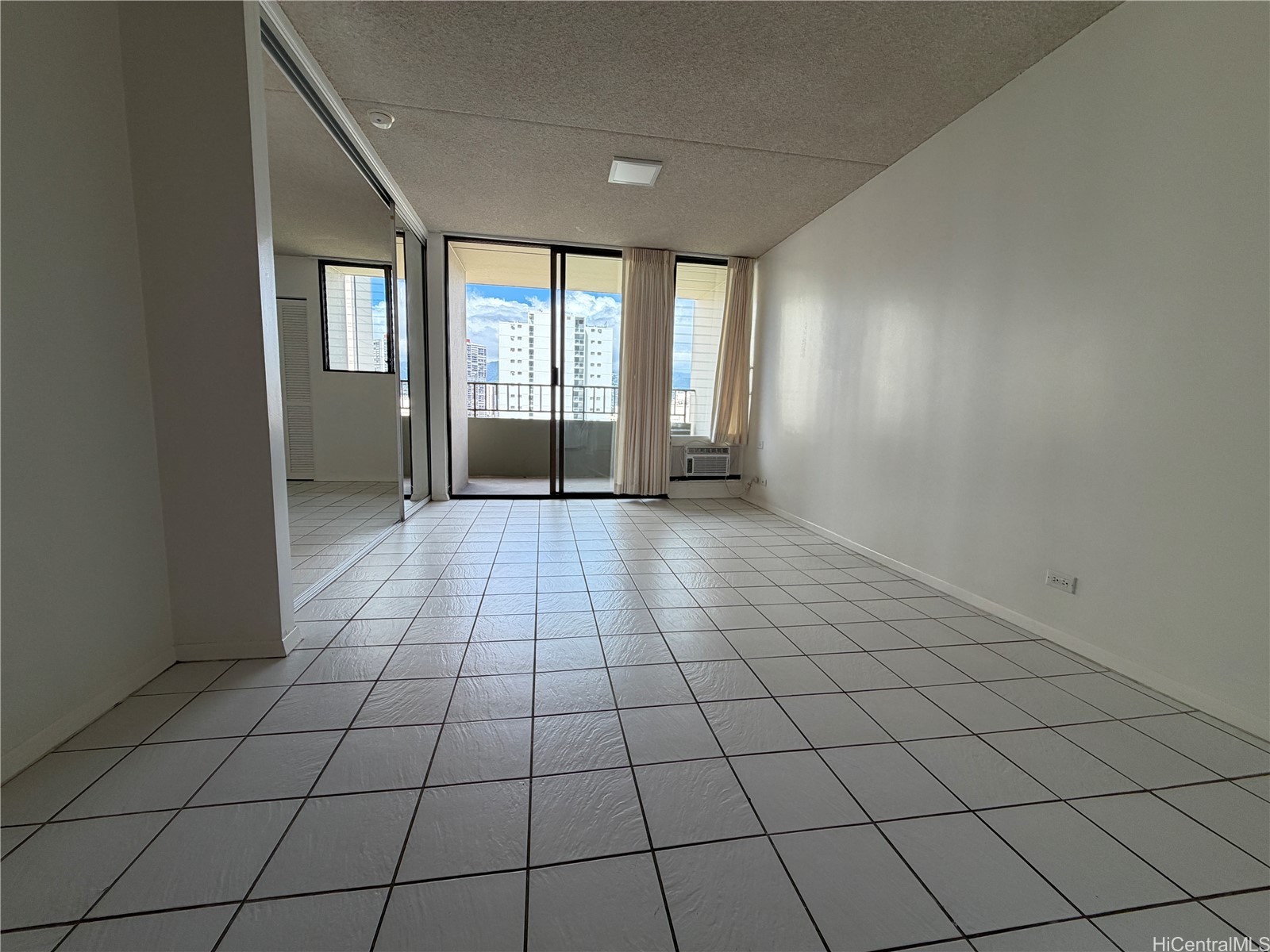 2240 Kuhio Avenue 1002 Property Photo 4