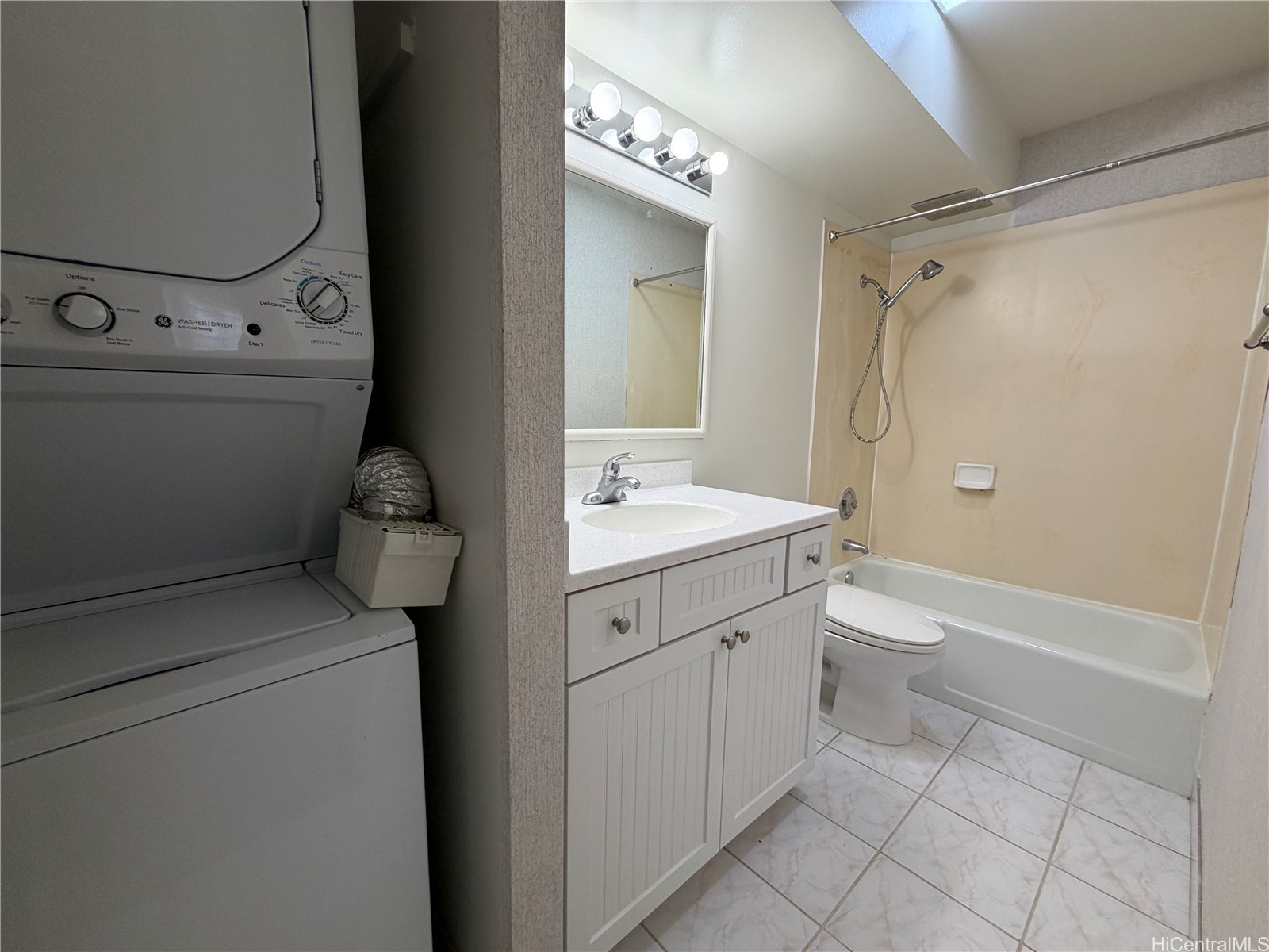 469 Ena Road 902 Property Photo 4