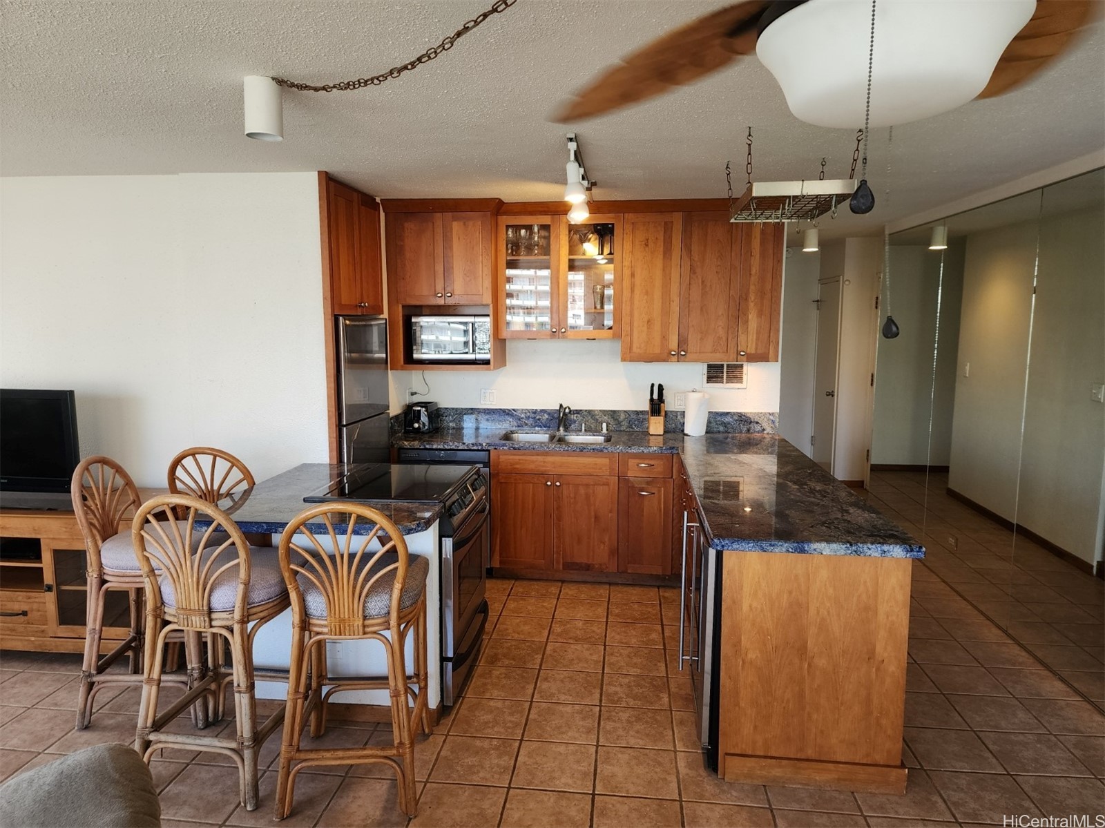 2115 Ala Wai Boulevard 901 Property Photo 1