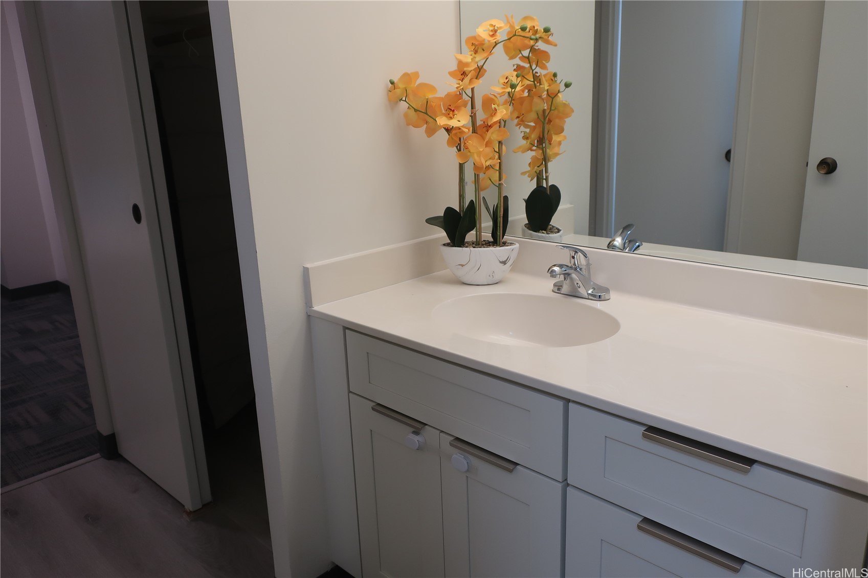 1717 Mott Smith Drive 914 Property Photo 12