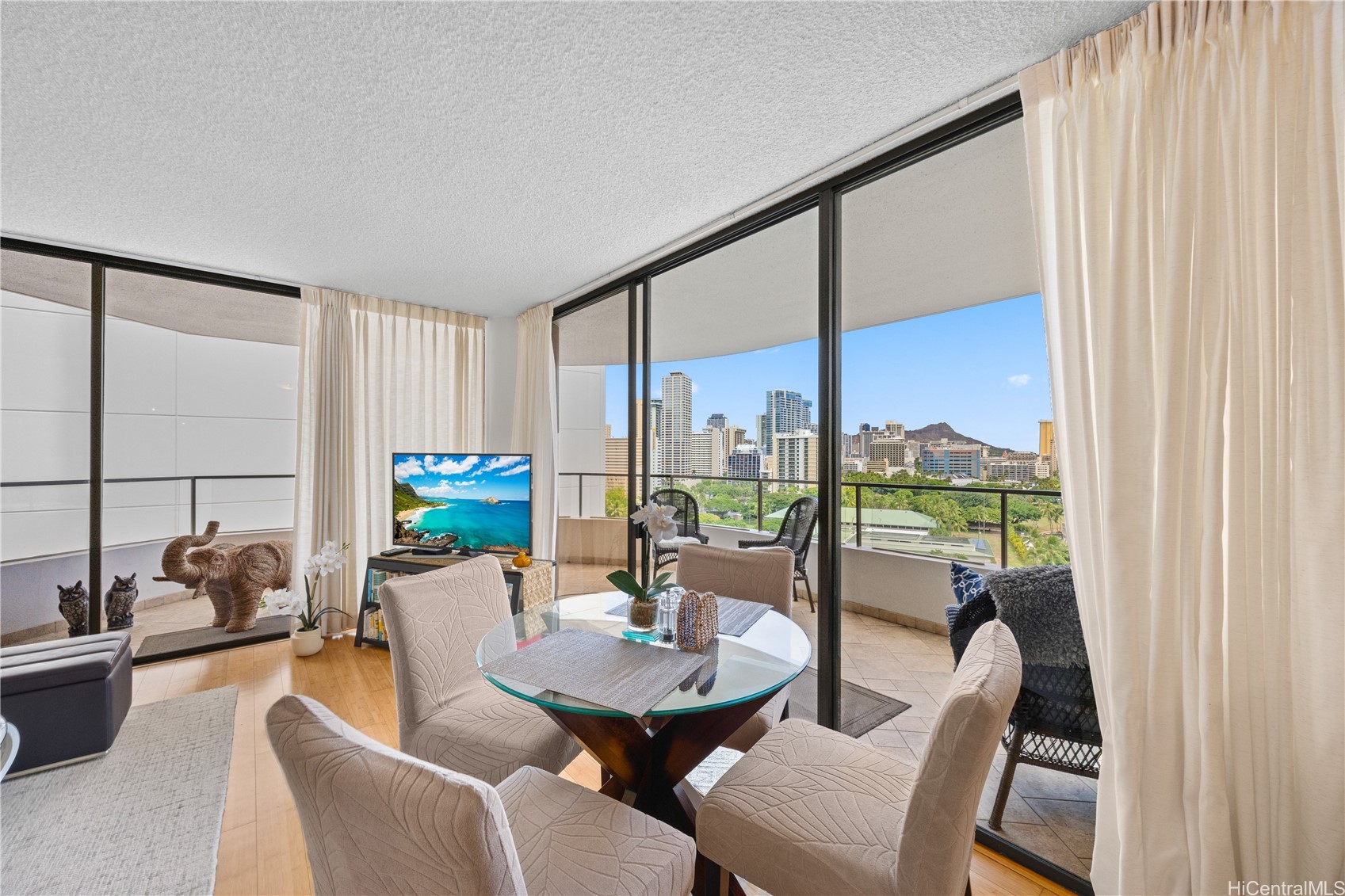 1910 Ala Moana Boulevard 16d Property Photo 6