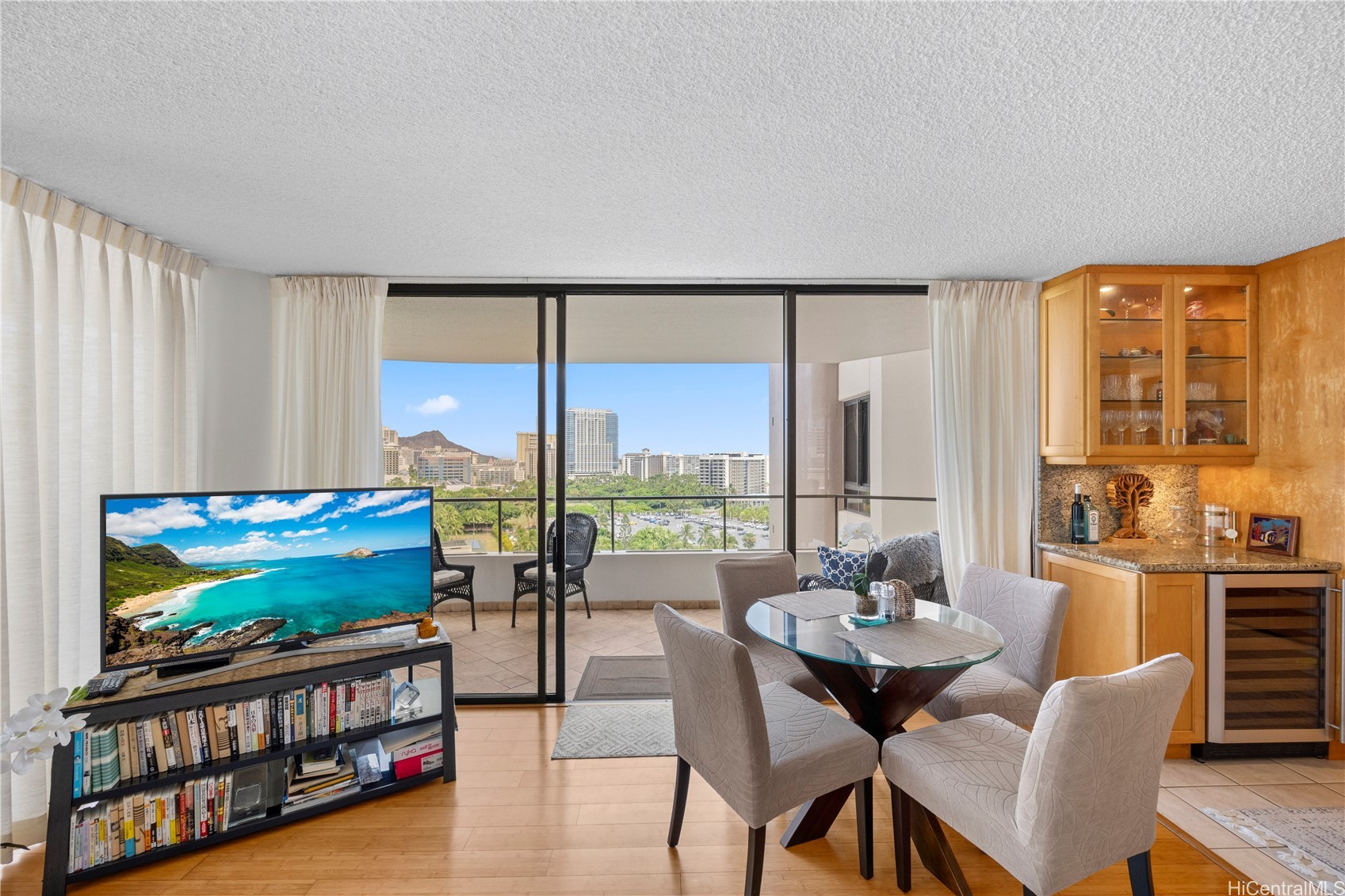 1910 Ala Moana Boulevard 16d Property Photo 7