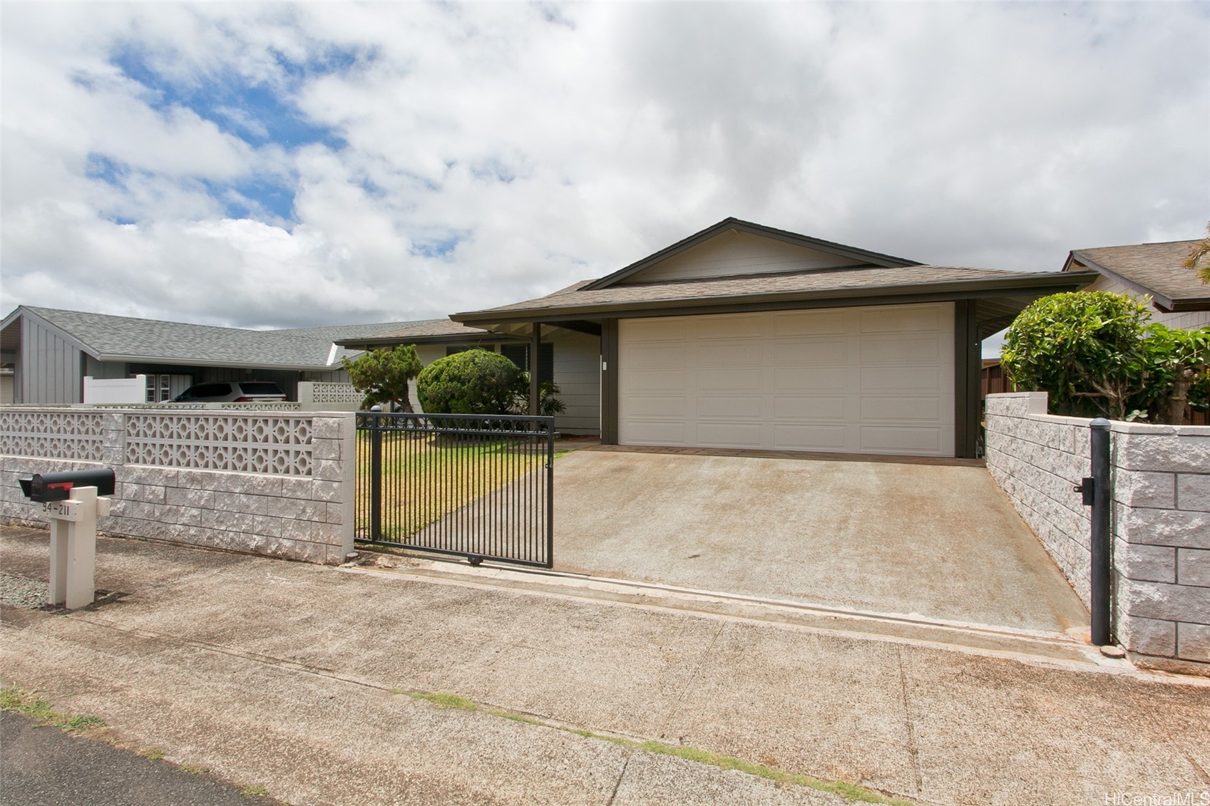 94-211 Kealakaa Place Property Photo 1