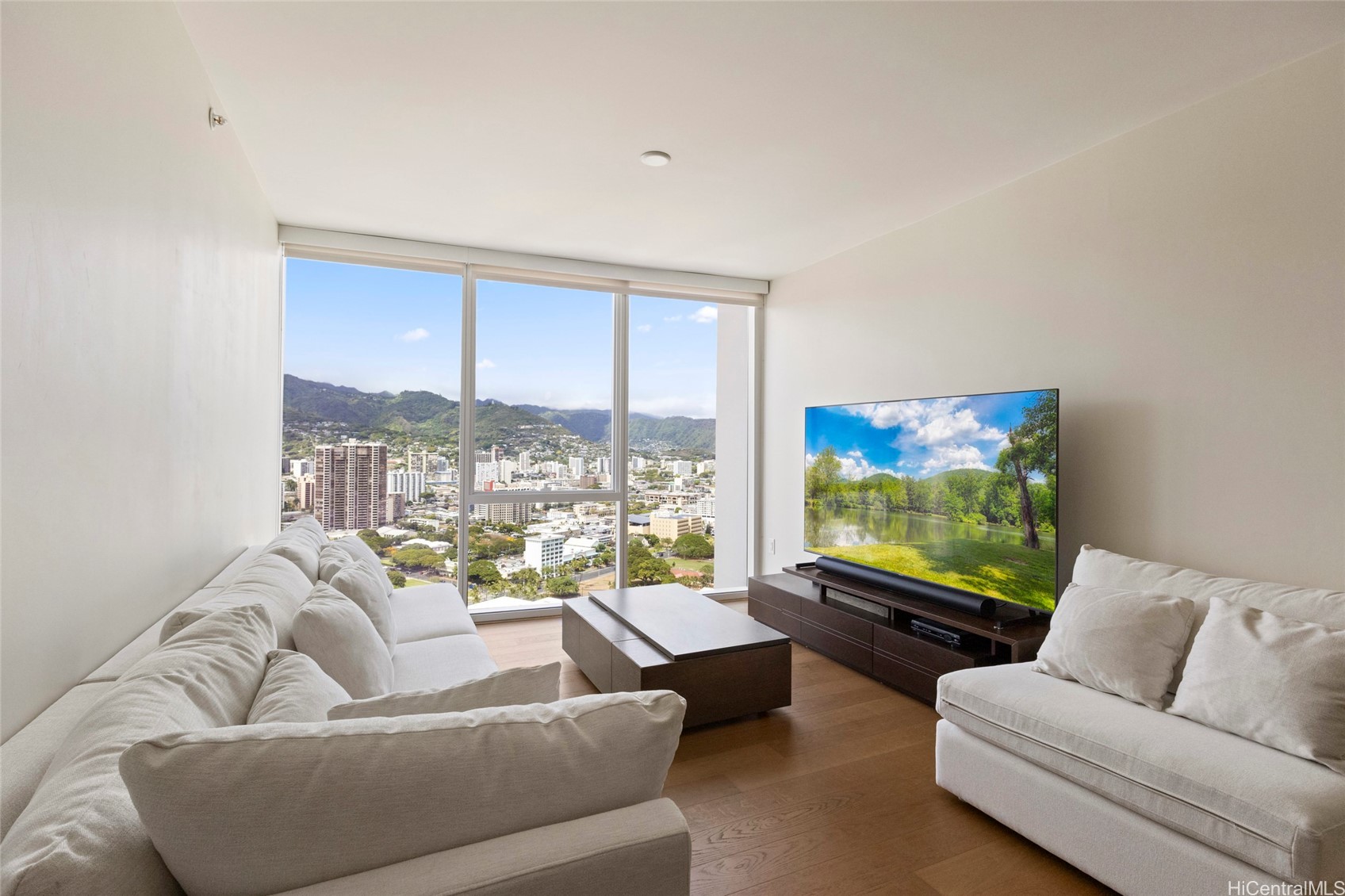 888 Kapiolani Boulevard 3802 Property Photo 4