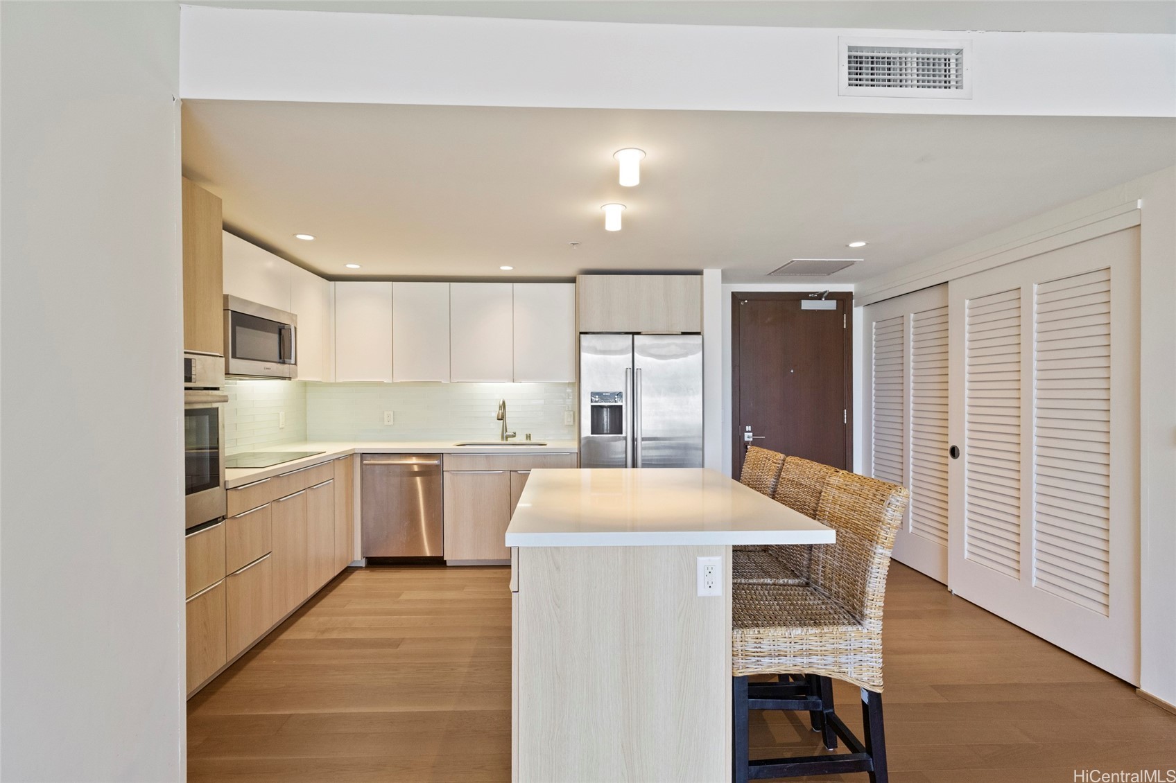 888 Kapiolani Boulevard 3802 Property Photo 6