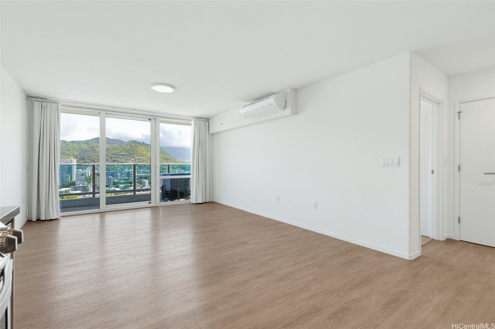 1631 Kapiolani Boulevard 3303 Property Photo 3