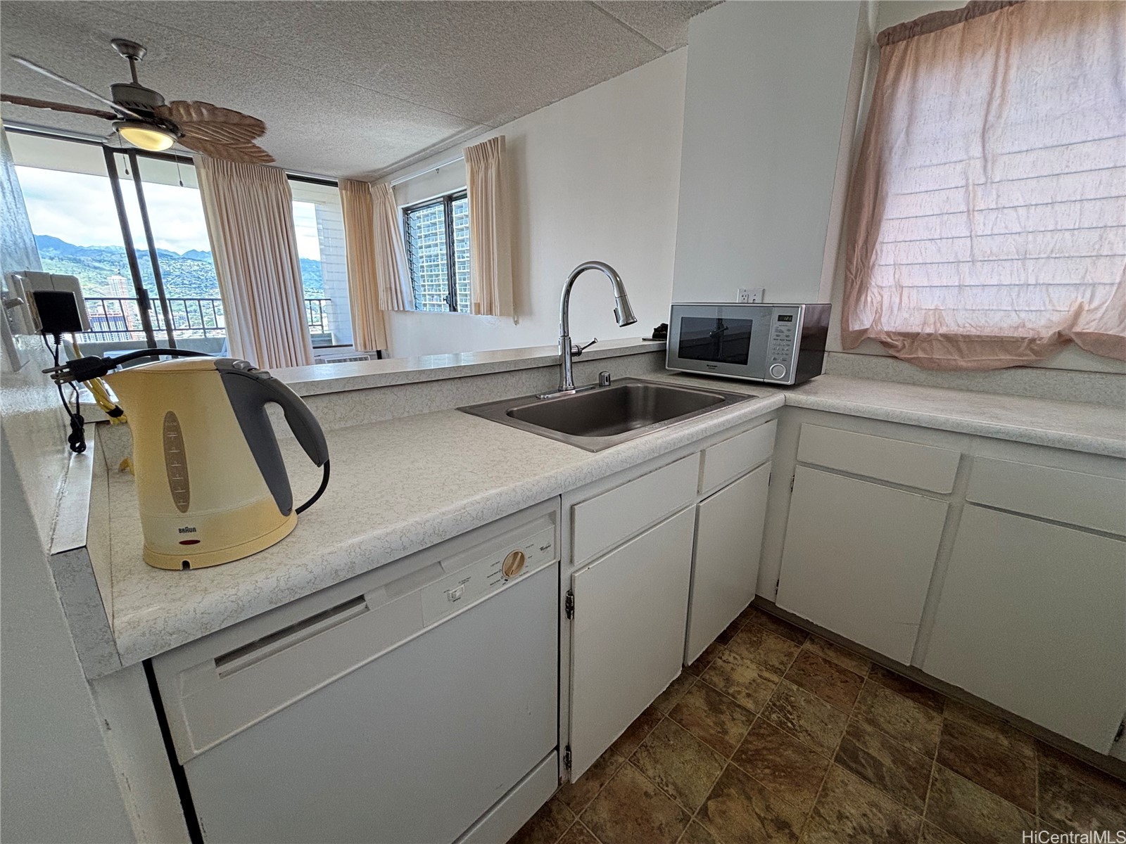 2240 Kuhio Avenue 2505 Property Photo 9