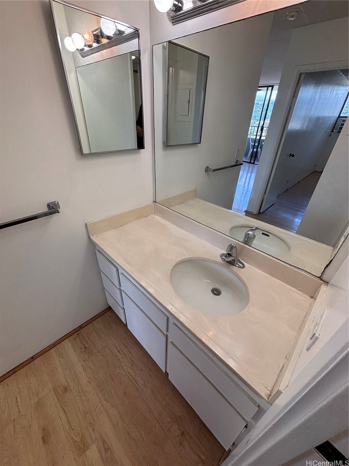 2240 Kuhio Avenue 2505 Property Photo 12